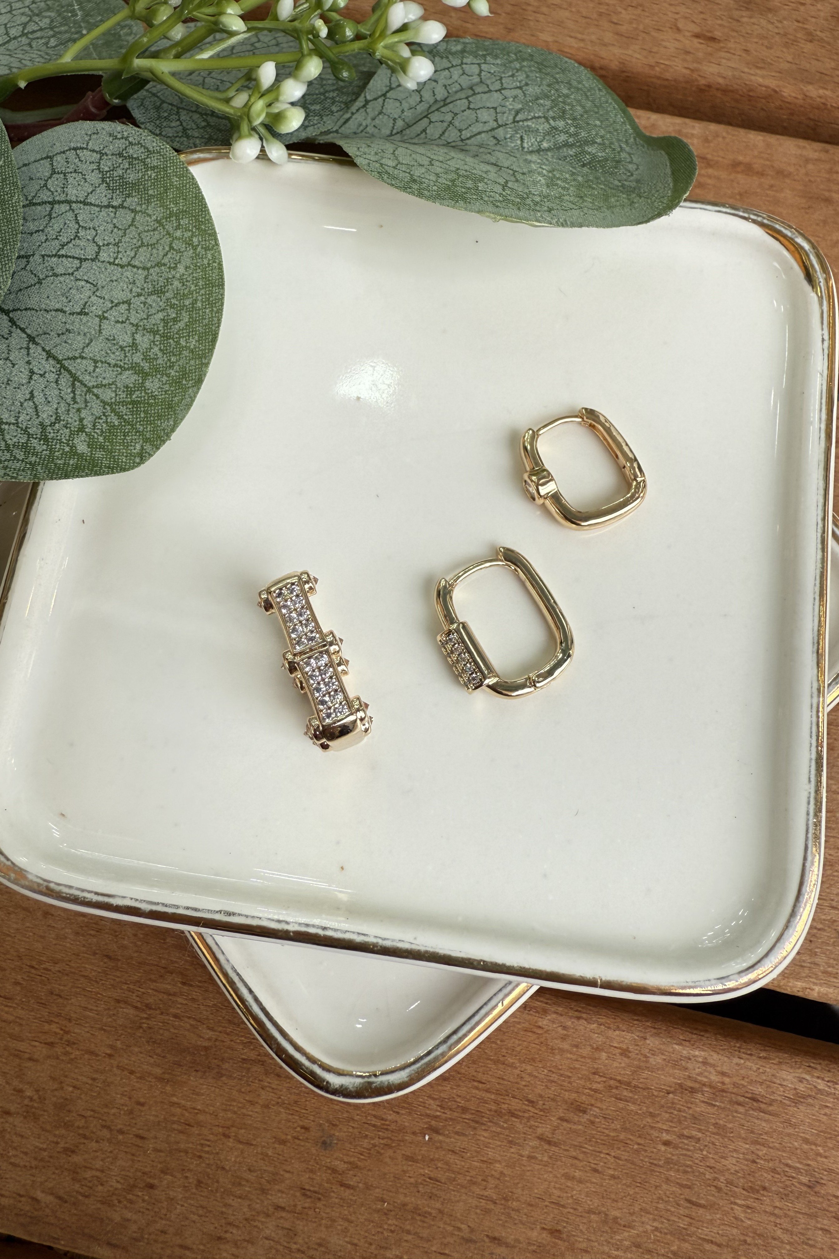 14K Altın Kaplama Ortası Taşlı Dikdörtgen 3'lü Küpe Seti Gold