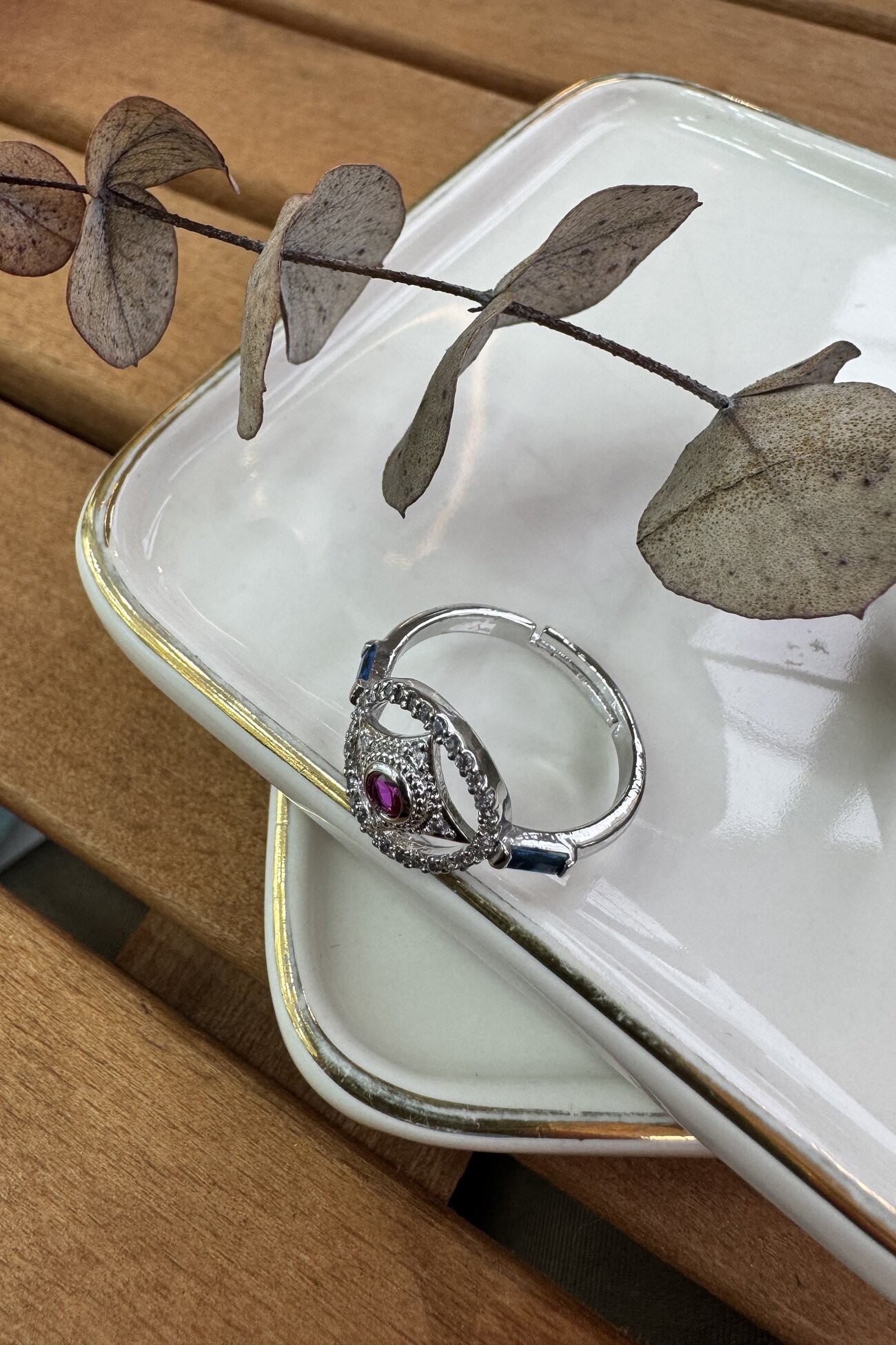14K Altın Kaplama Kenarları Lacivert Ortası Fuşya Taşlı Yüzük Silver