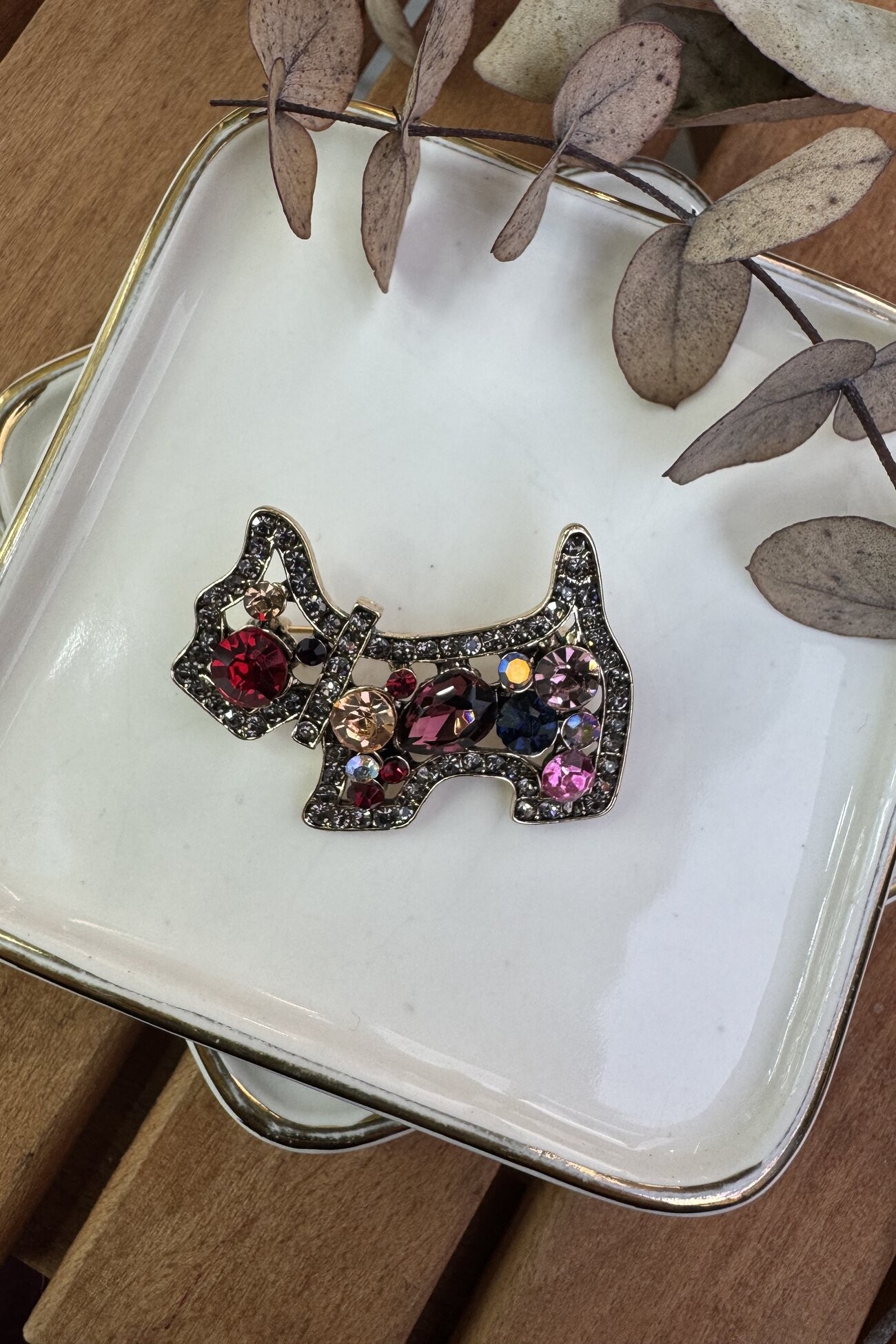 Renkli Taşlı Marka Model Köpek Broş