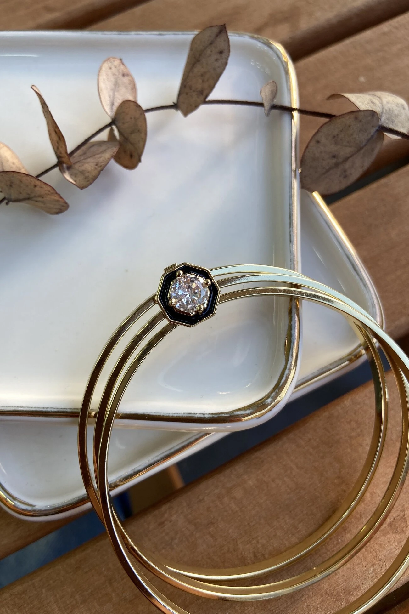 14K Altın Kaplama Siyah Mineli Yuvarlak Charm