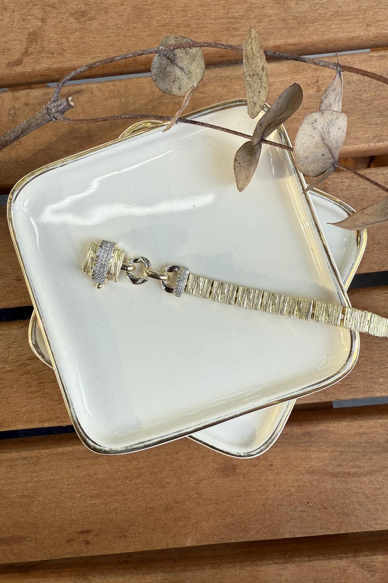 14K Altın Kaplama Dokulu, Özel Kapamalı Bileklik 18.5cm