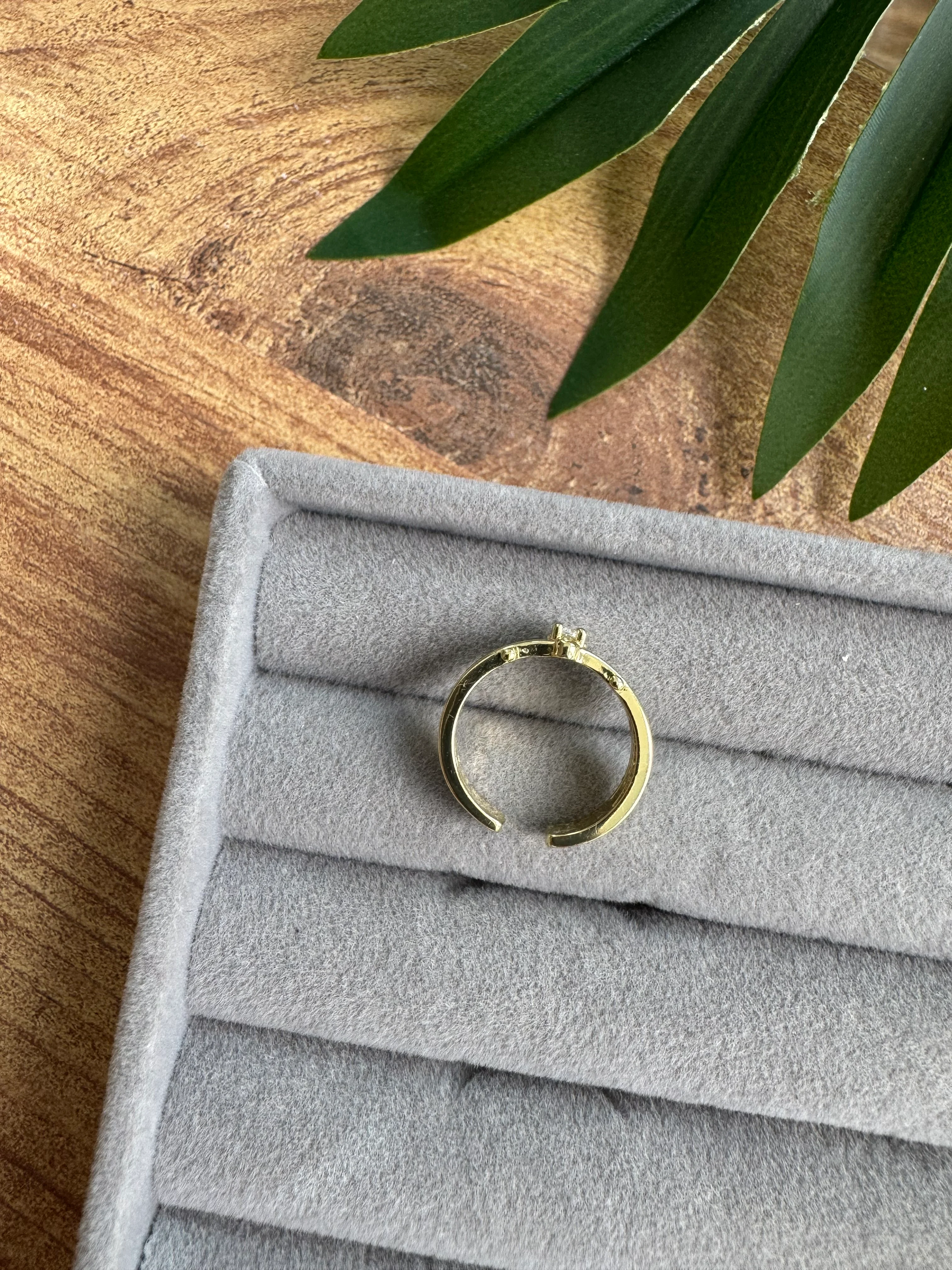 14K Altın Kaplama Üç Sıra Ortası Taşlı Serçe Parmak Yüzüğü Gold