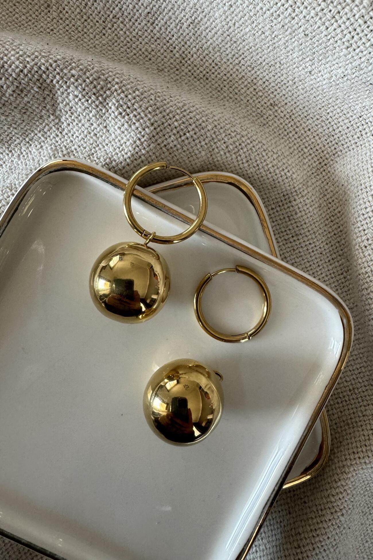 Çelik Gold Top Sallantılı Küpe