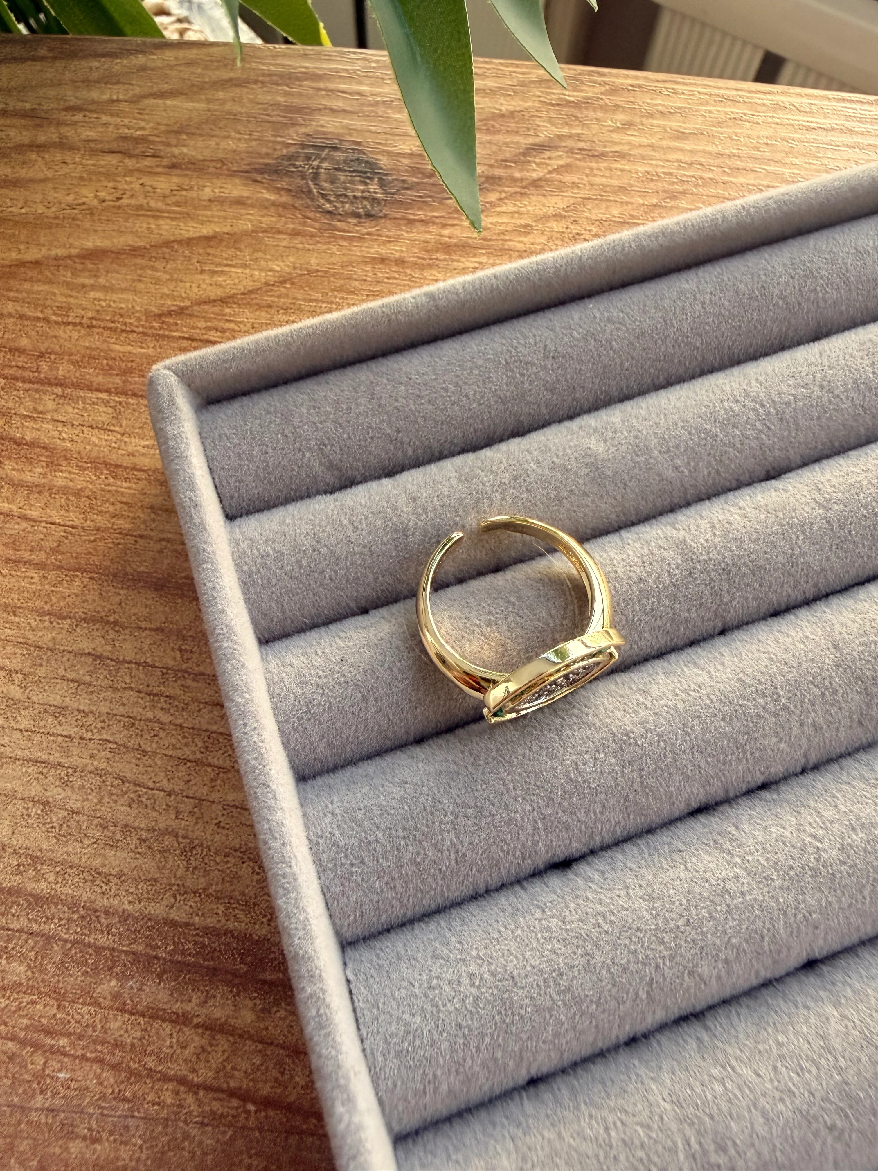 14K Altın Kaplama Yeşil Taşlı Yatay Göz Yüzük