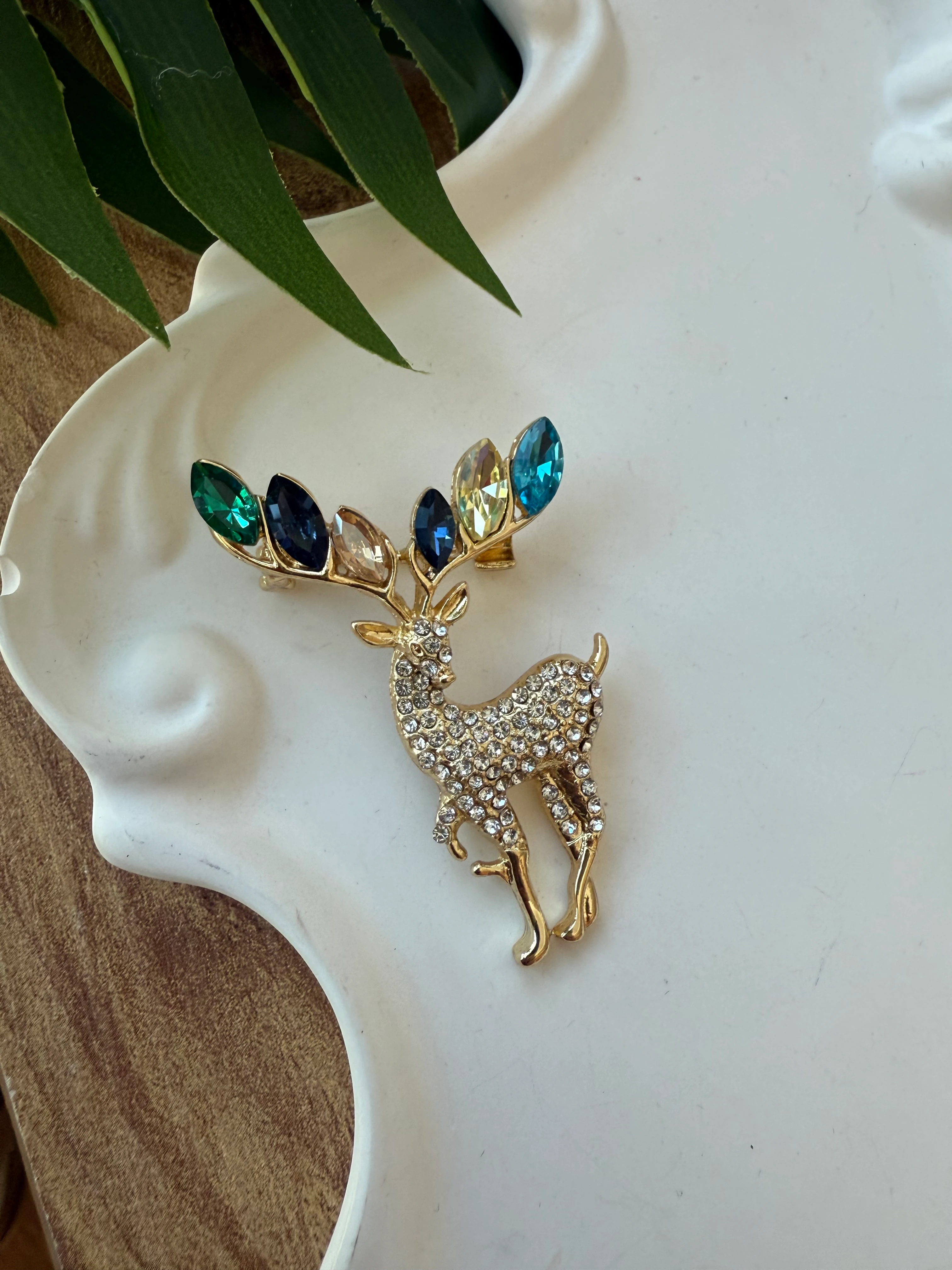 Taşlı Geyik Broş