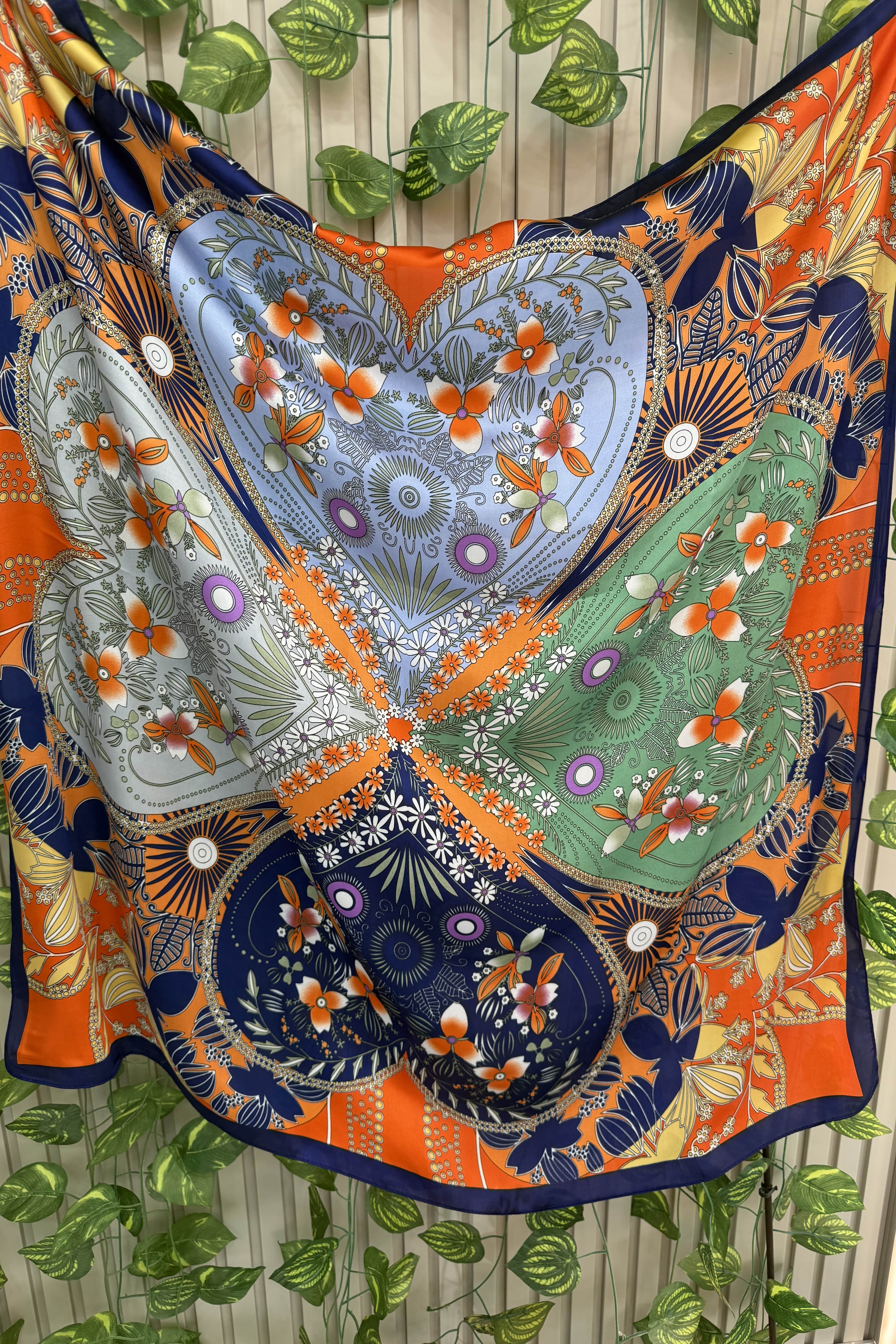 Turuncu Detaylı Yonca Fular 90*90cm