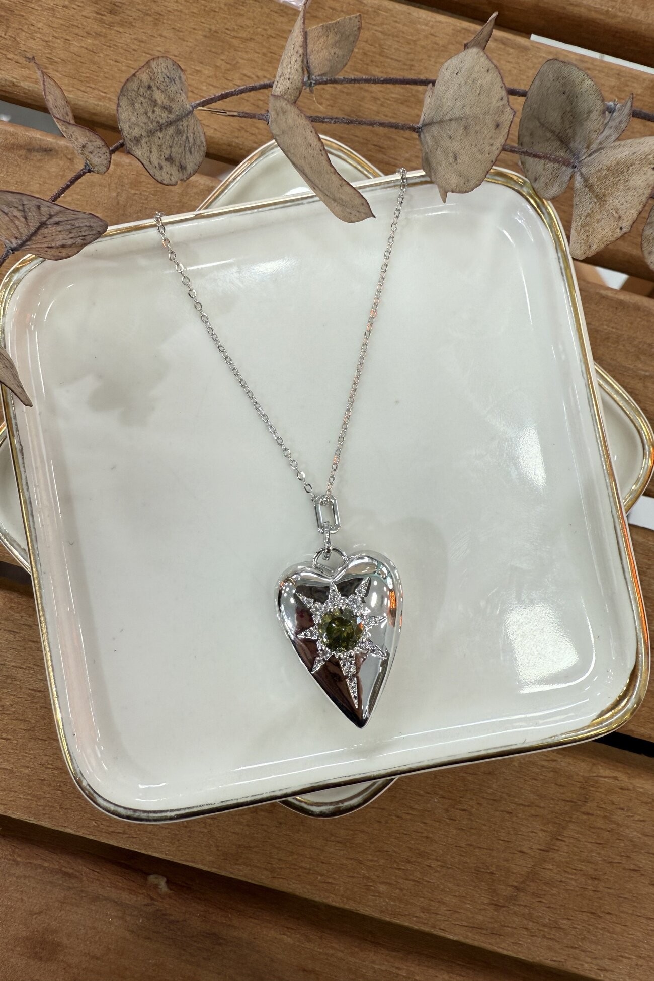 14K Altın Kaplama Kalp Üzeri Yeşil Taşlı Madalyon Kolye Silver 55cm