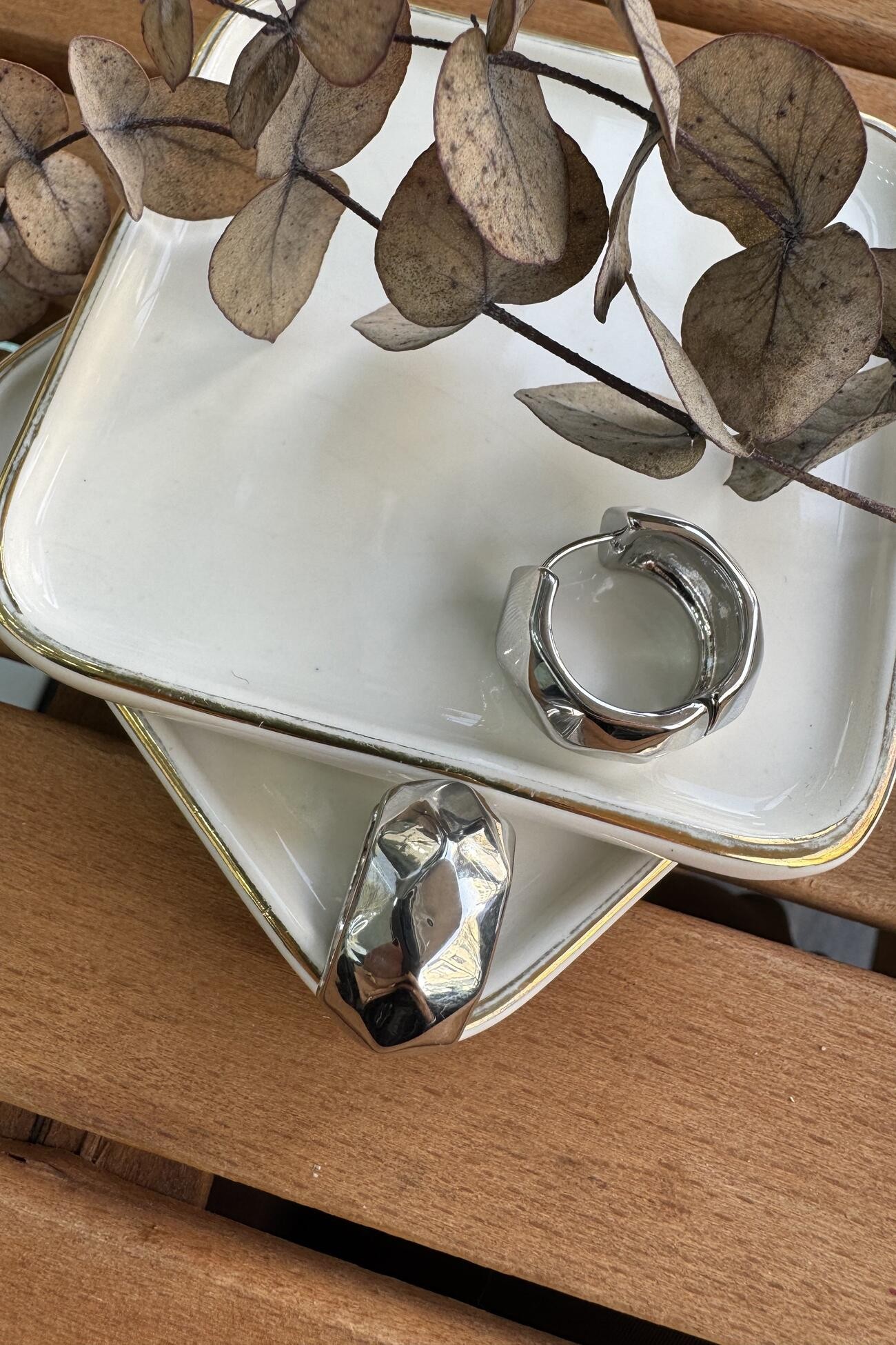 Köşeli Kalın Halka Küpe Silver