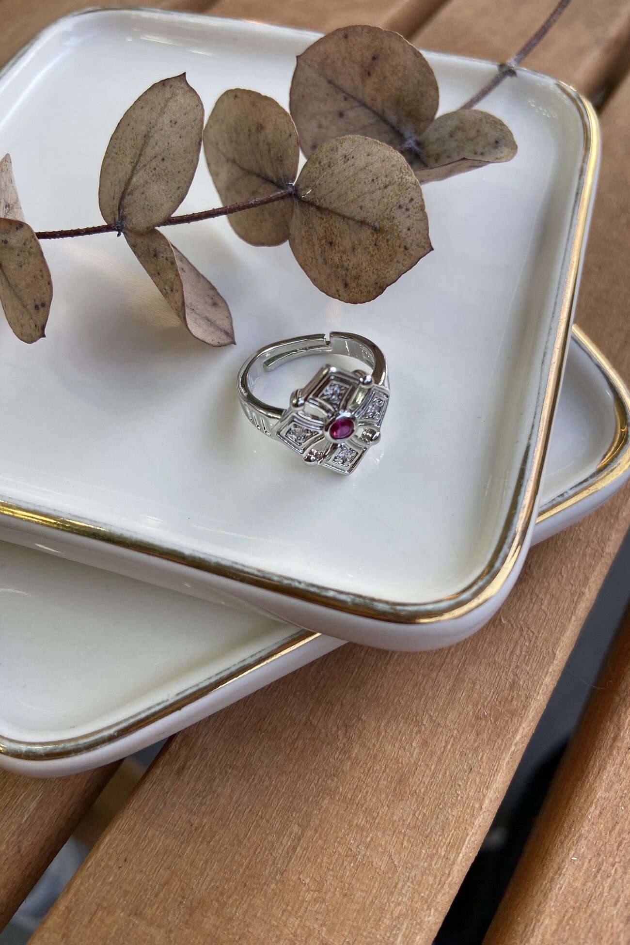 14K Altın Kaplama Fuşya Taşlı Çiçek Yüzük Silver