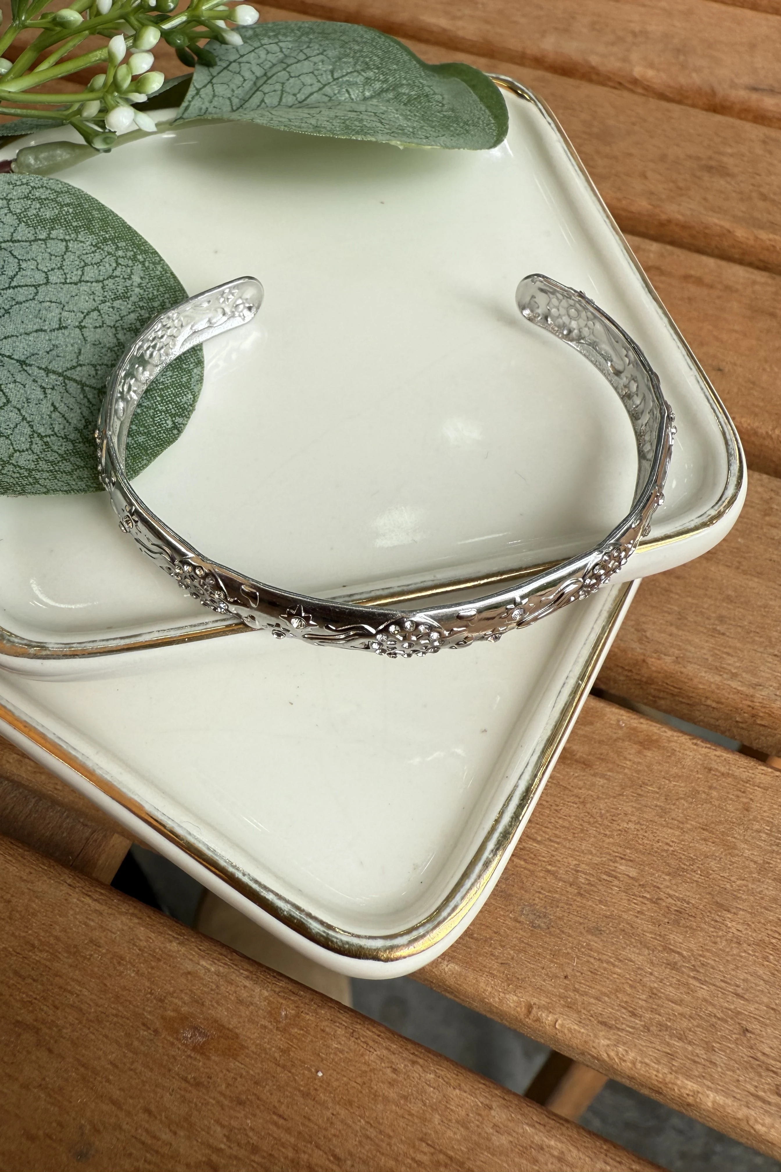 Çelik Minik Taşlı Çiçek Bilezik Silver