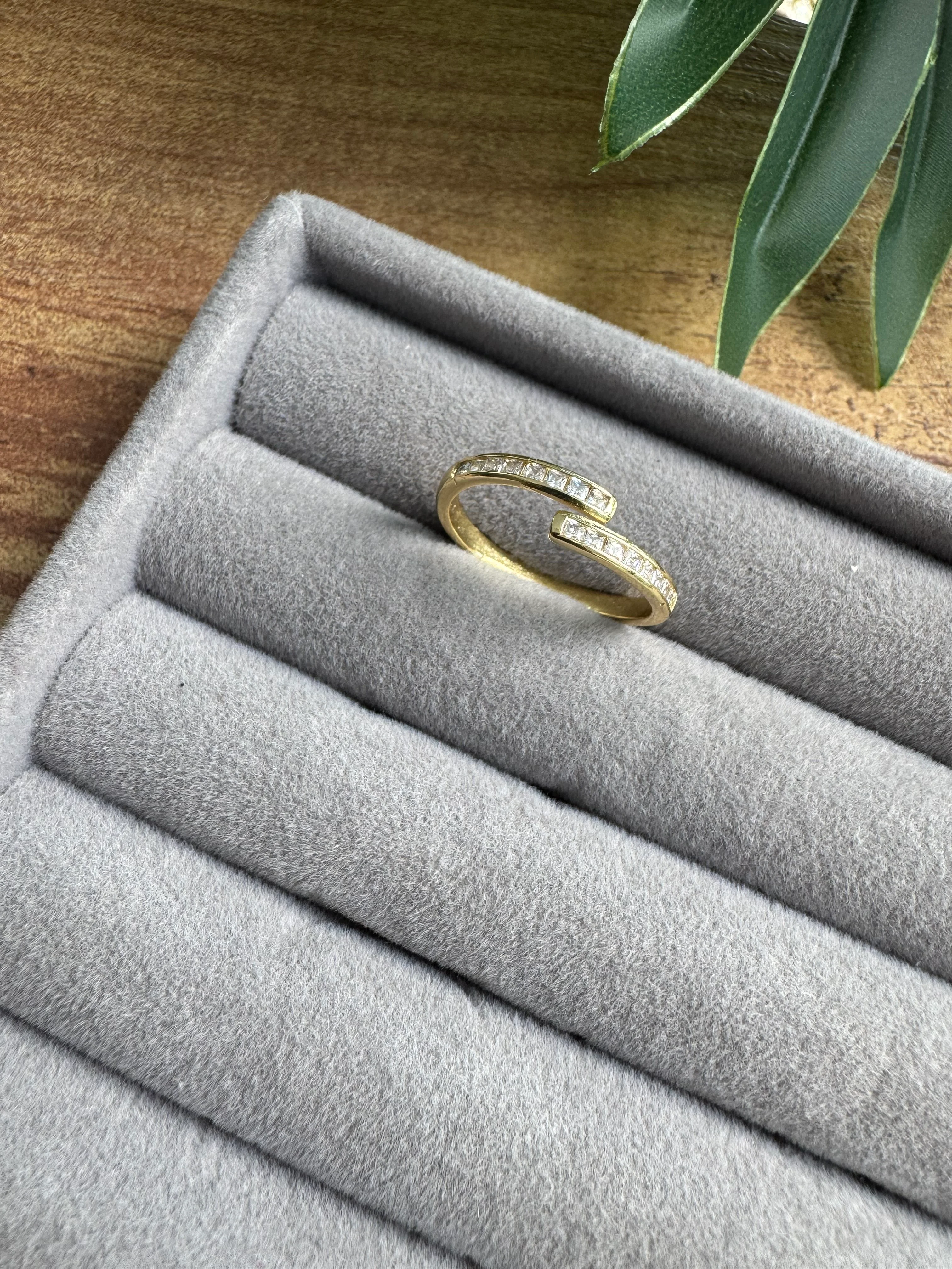 14K Altın Kaplama Gömme Mini Taşlı Yüzük Gold