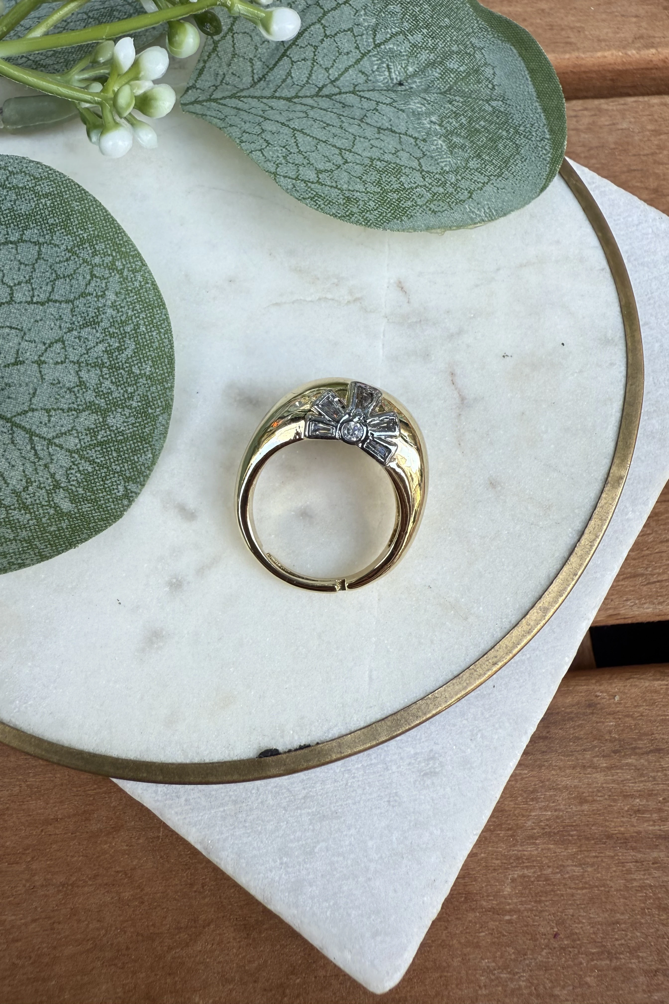 14K Altın Kaplama Bombeli Kenarı Nakışlı Serçe Parmak Yüzüğü