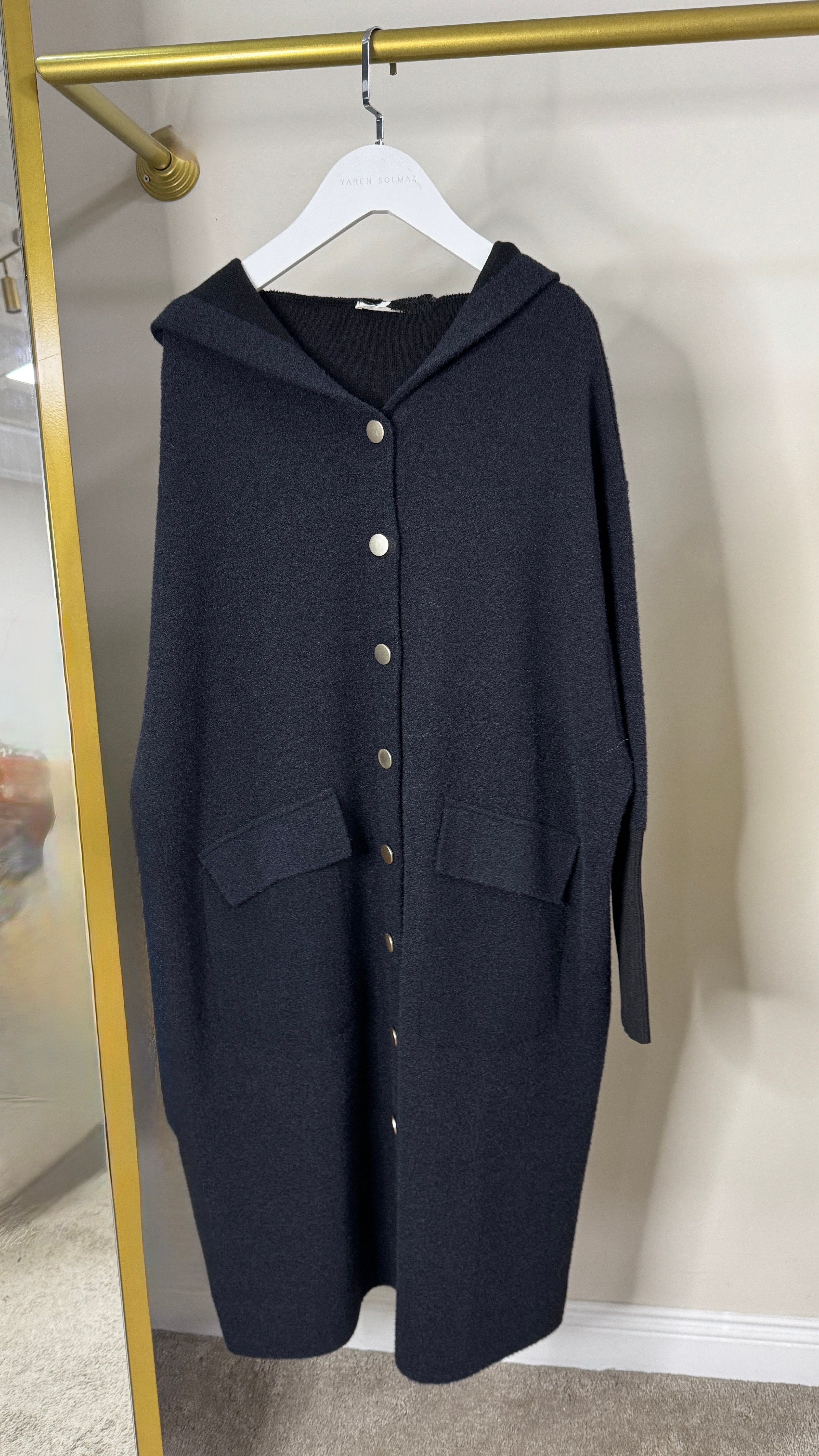 Gold düğmeli uzun angora hırka