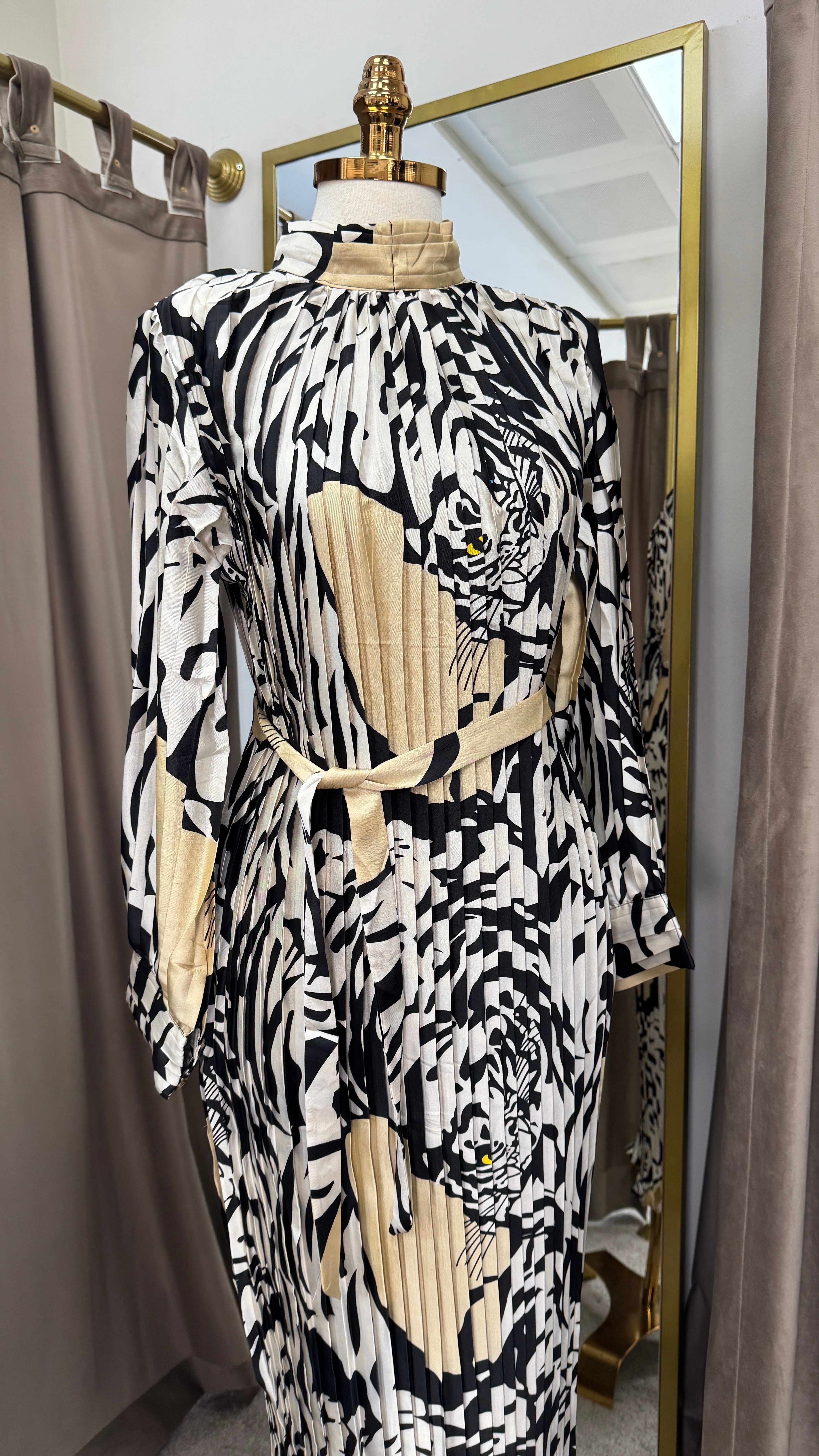 Pileli leopar elbise 