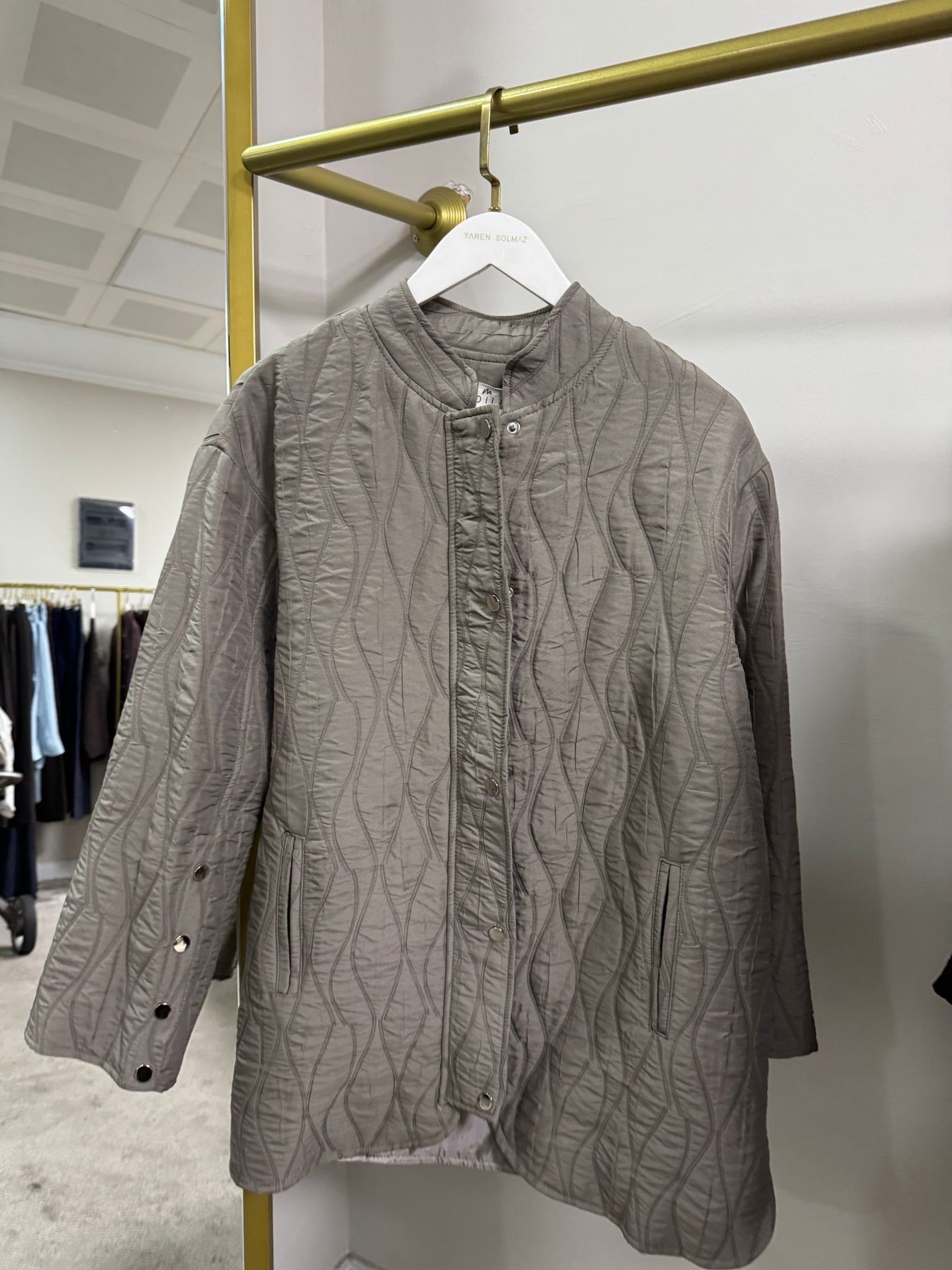 Kapitone Mont Sütlü Kahve