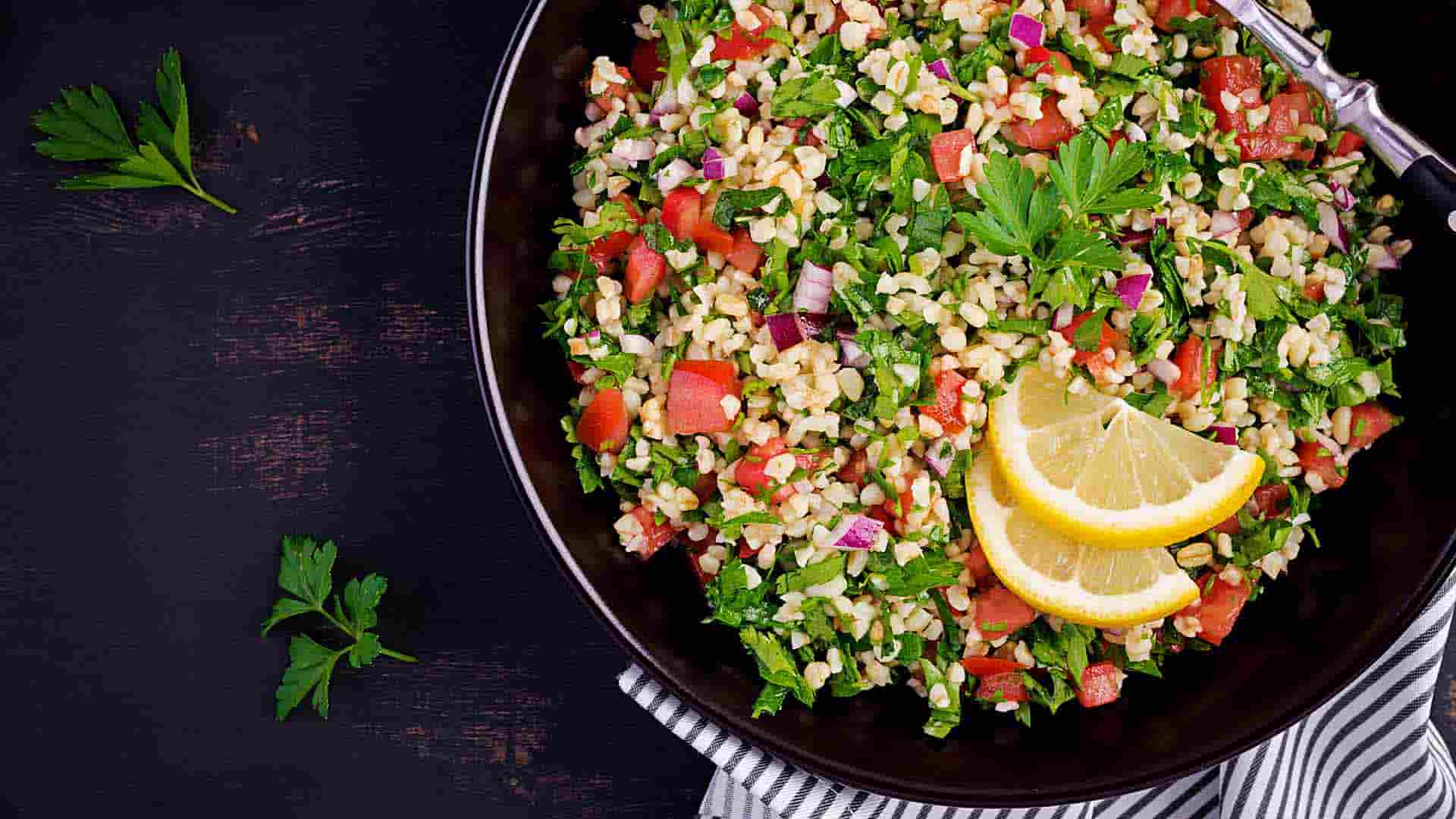 Kinoa Protein Oranı: Bitkisel Dünyanın "Tam Protein" Mucizesi