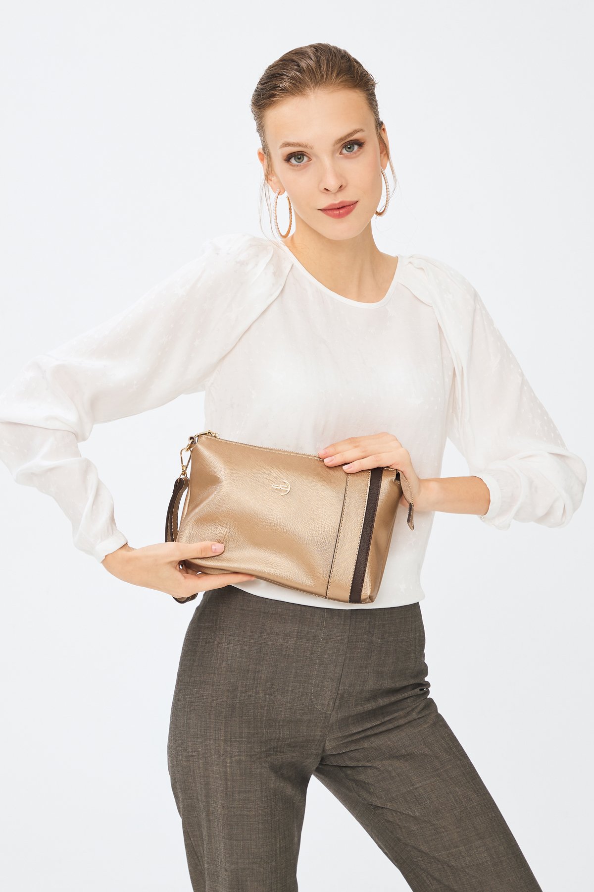 Kadın Basic Clutch Çanta Düz Desenli Şeritli Logolu Altın Kahverengi