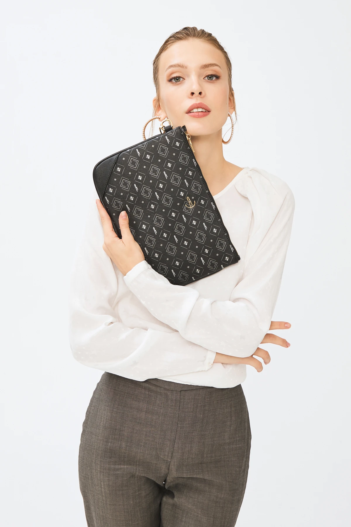Kadın Basic Clutch Çanta Monogram Desenli Siyah Gri