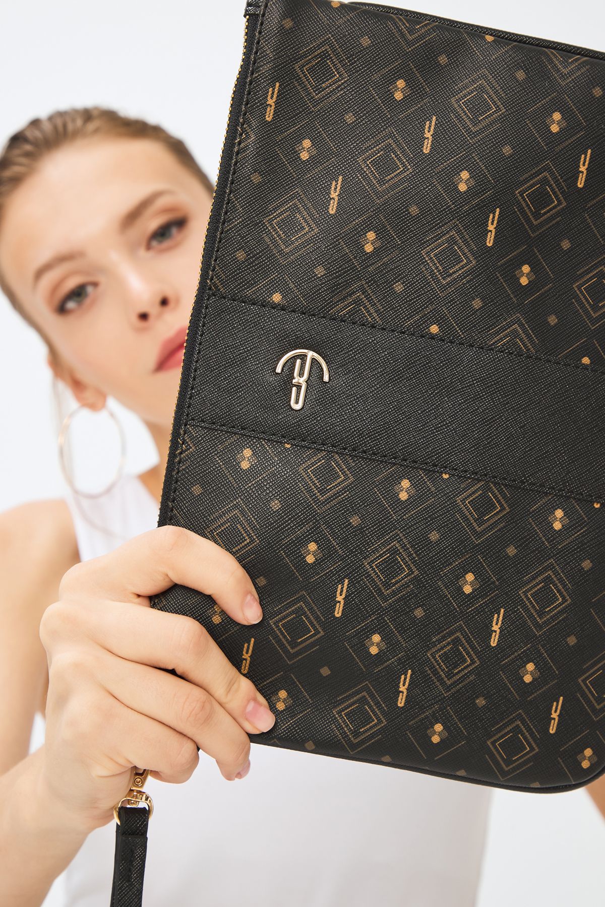 Kadın Basic Clutch Çanta Monogram Desenli Şeritli Logolu Siyah Taba