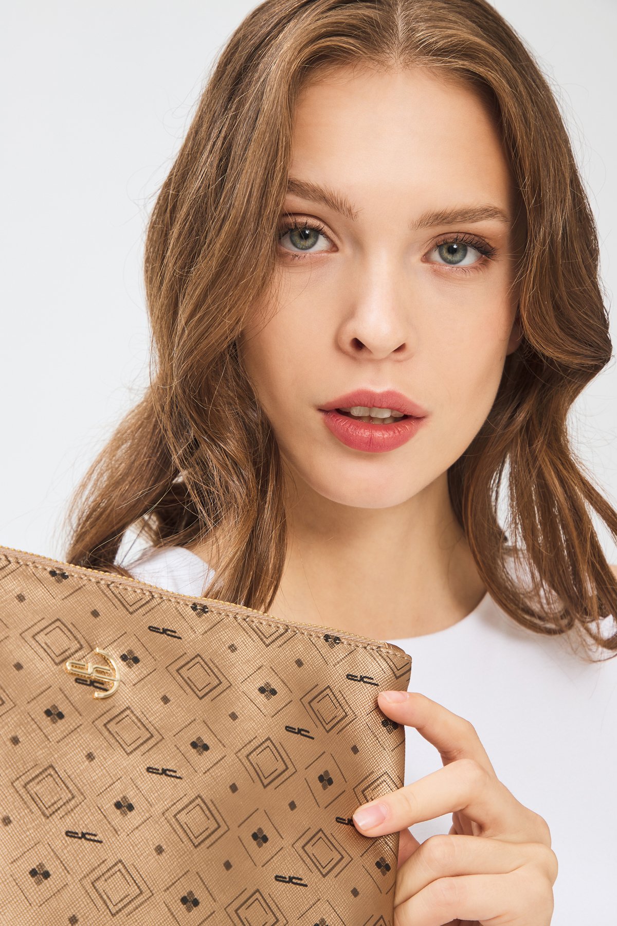 Kadın Basic Clutch Çanta Monogram Desenli Altın