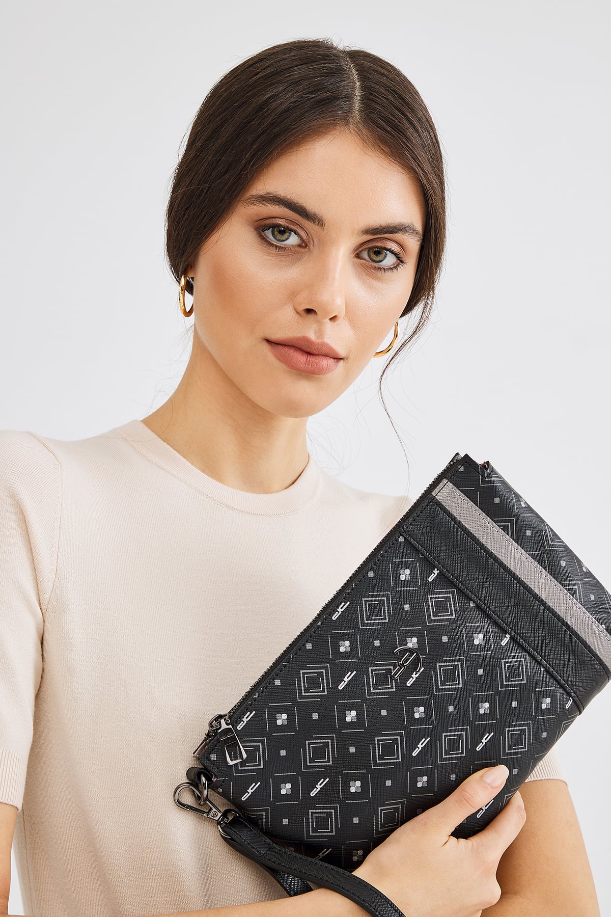 Kadın Basic Clutch Çanta Monogram Desenli Şeritli Siyah Gri
