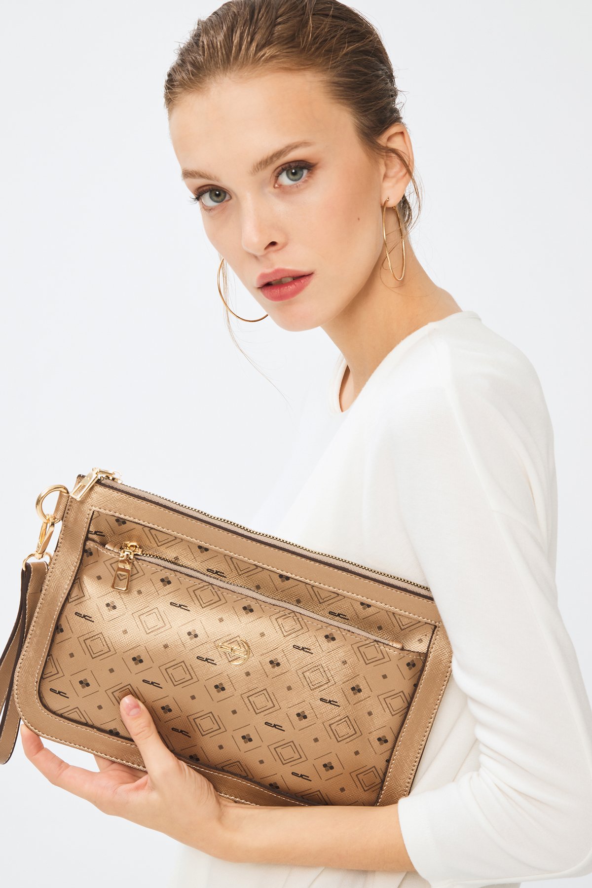 Kadın Basic Clutch Çanta Monogram Desenli Altın