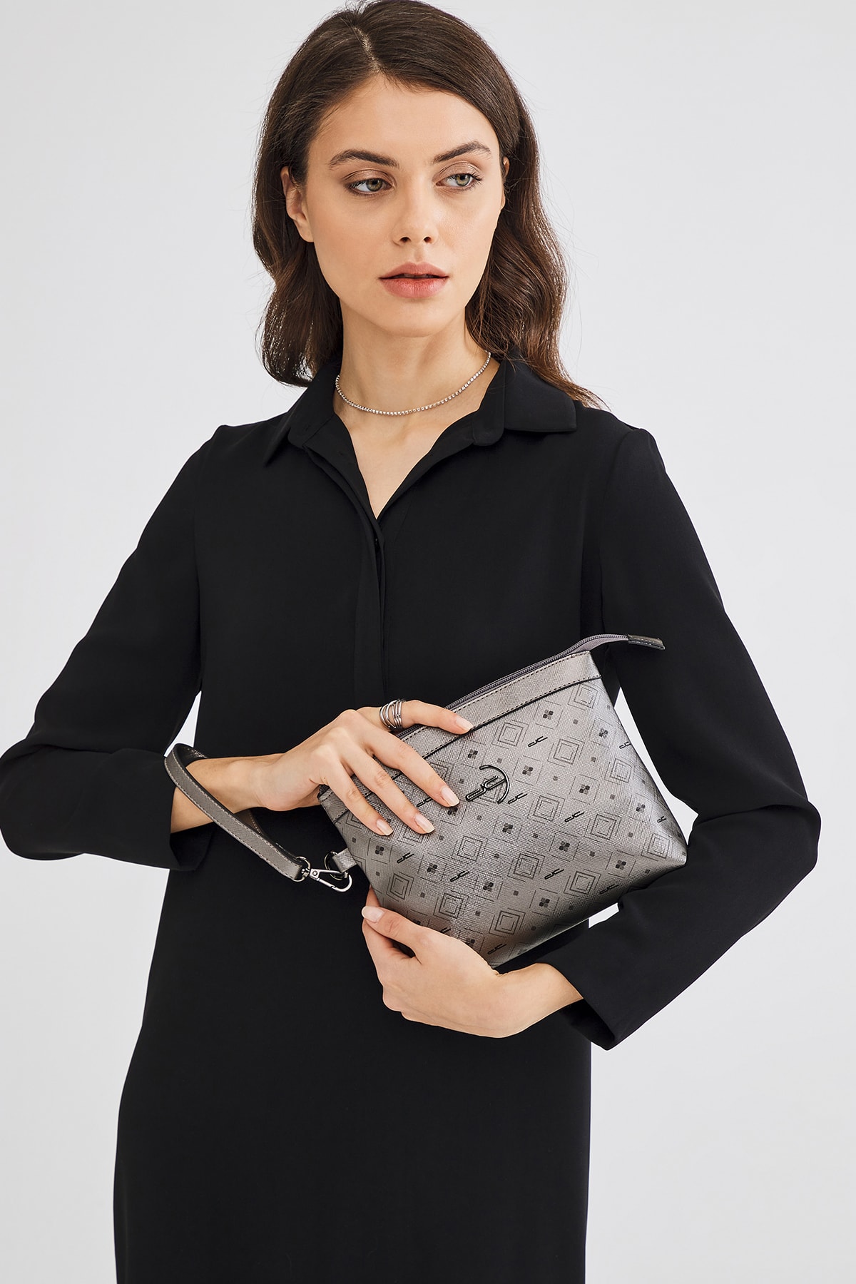 Kadın Basic Clutch Çanta Monogram Desenli Logolu Gümüş Siyah