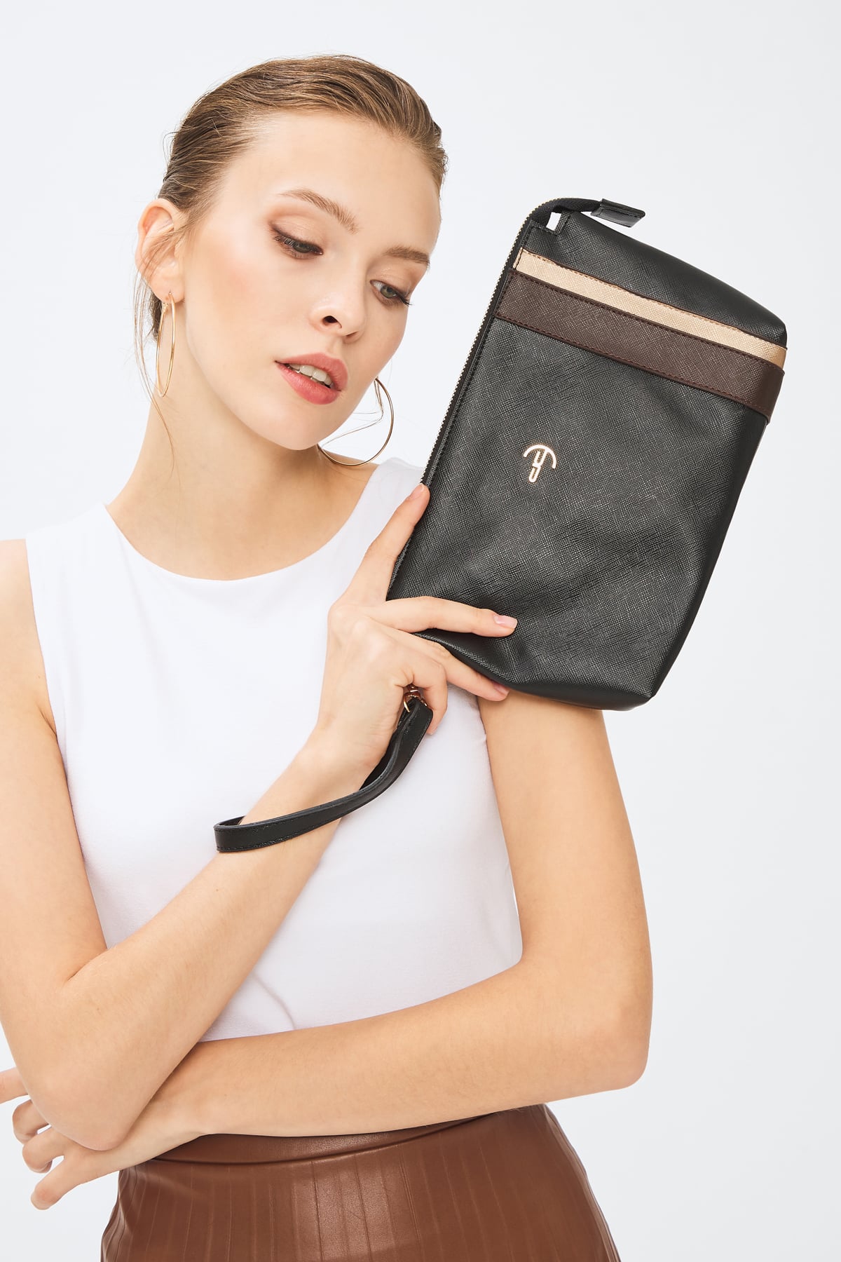 Kadın Basic Clutch Çanta Düz Desenli Şeritli Logolu Siyah Kahverengi