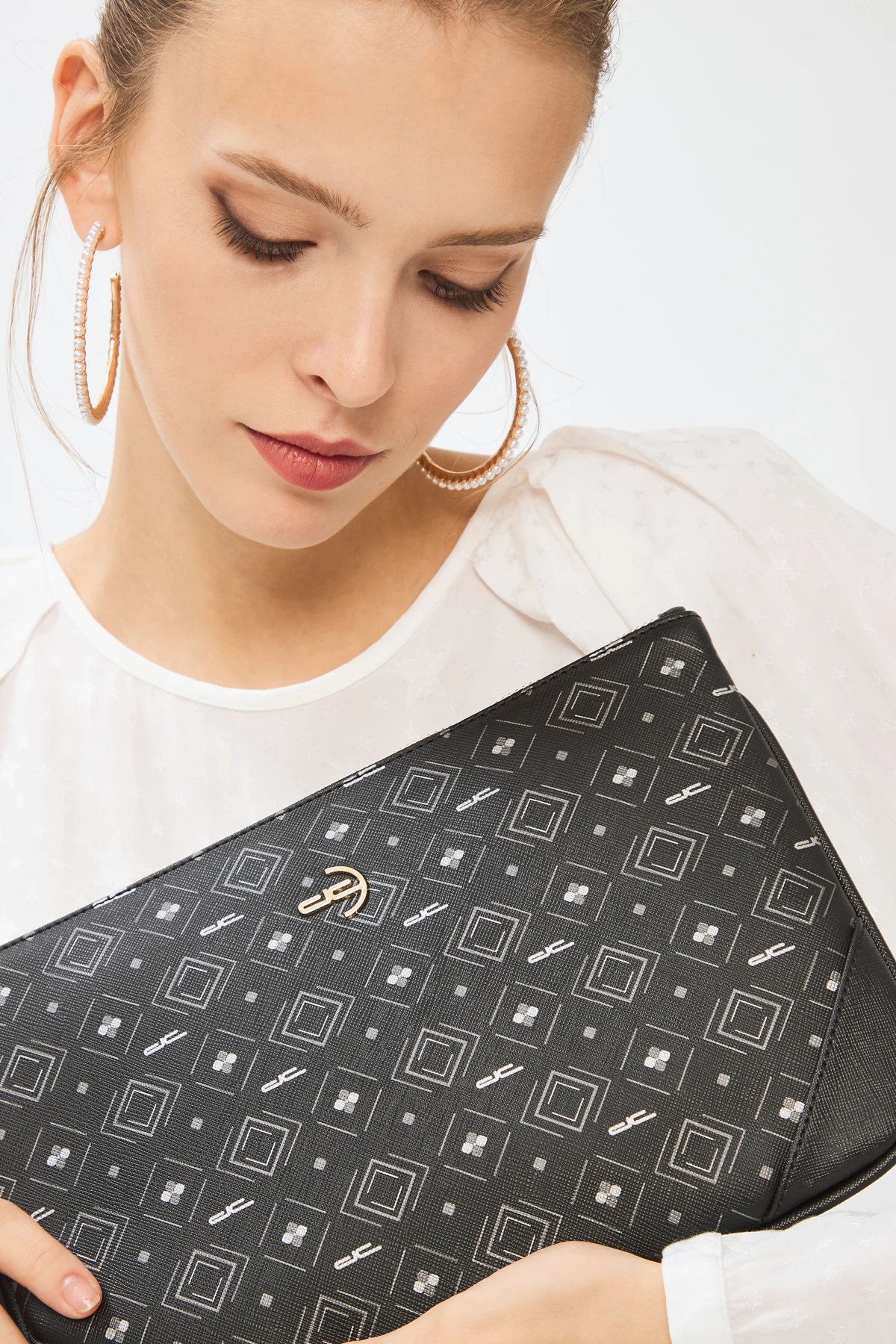 Kadın Basic Clutch Çanta Monogram Desenli Siyah Gri