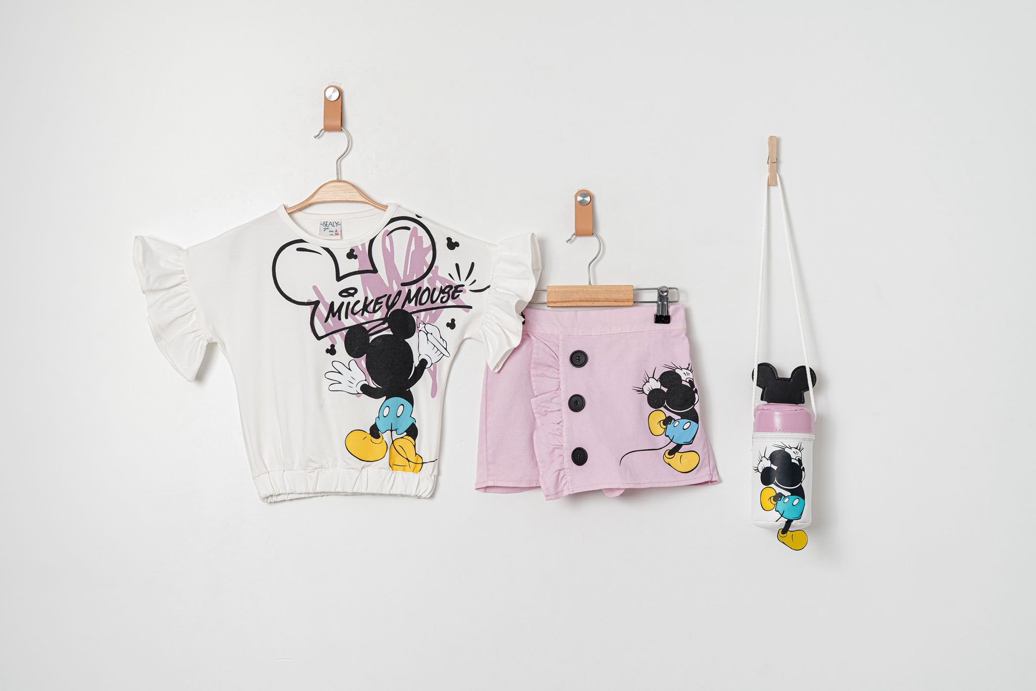 Mickey Mouse Baskılı Kız Çocuk Takım – Tişört, Şort ve Çanta