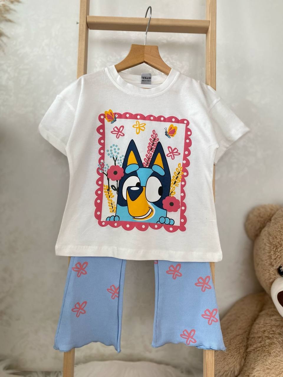 Bluey Karakterli Kız Çocuk Baskılı Tişört ve Desenli Tayt İkili Takım