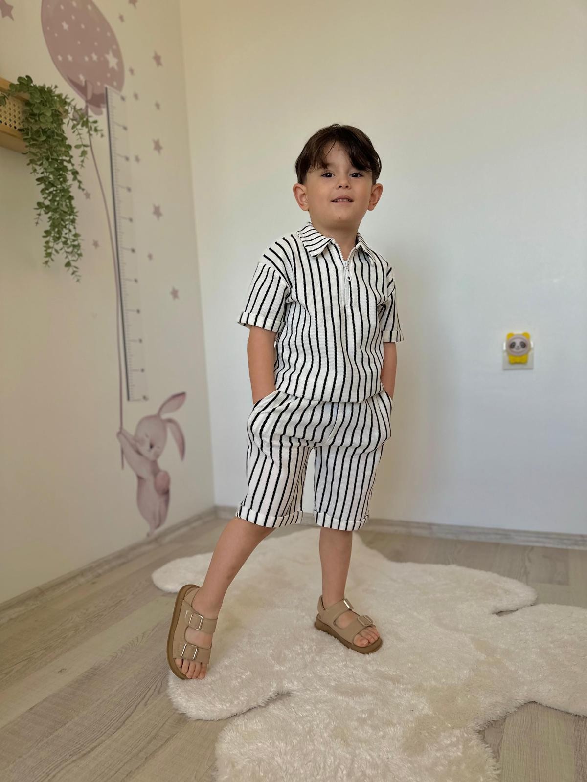 Erkek Çocuk Siyah Çizgili Şortlu Takım