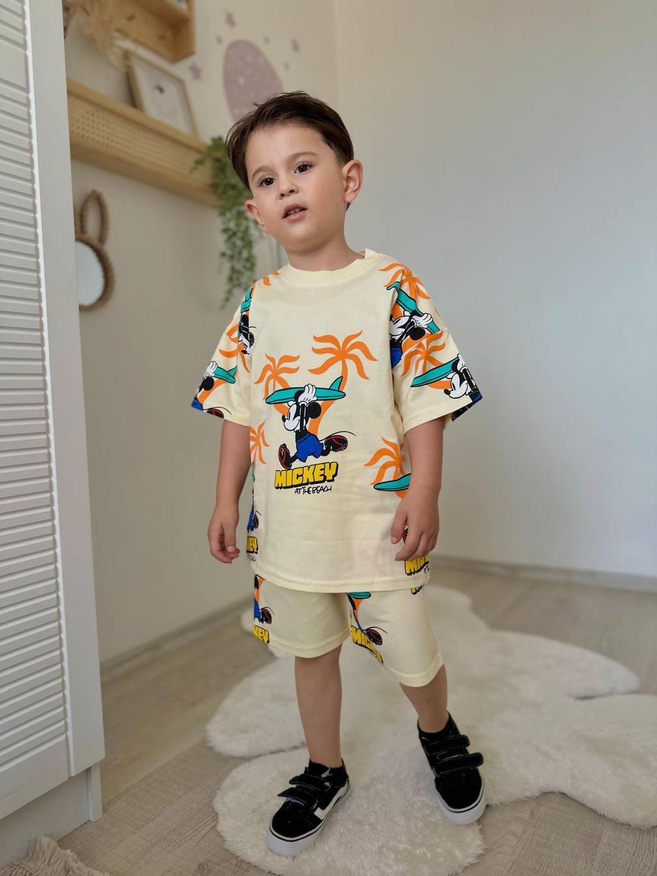 Krem Rengi Mickey Mouse Tişört ve Şort Takım