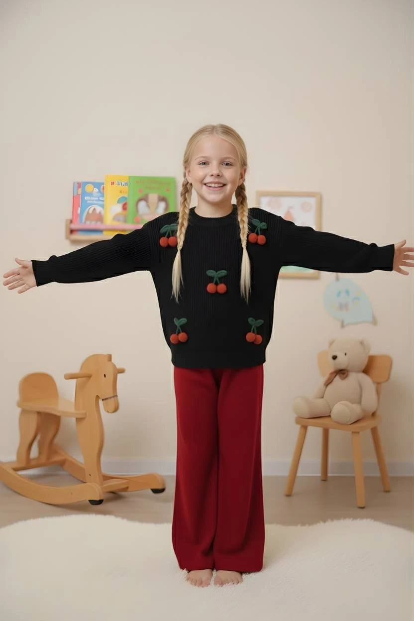 Siyah Kiraz Detaylı Triko Takım