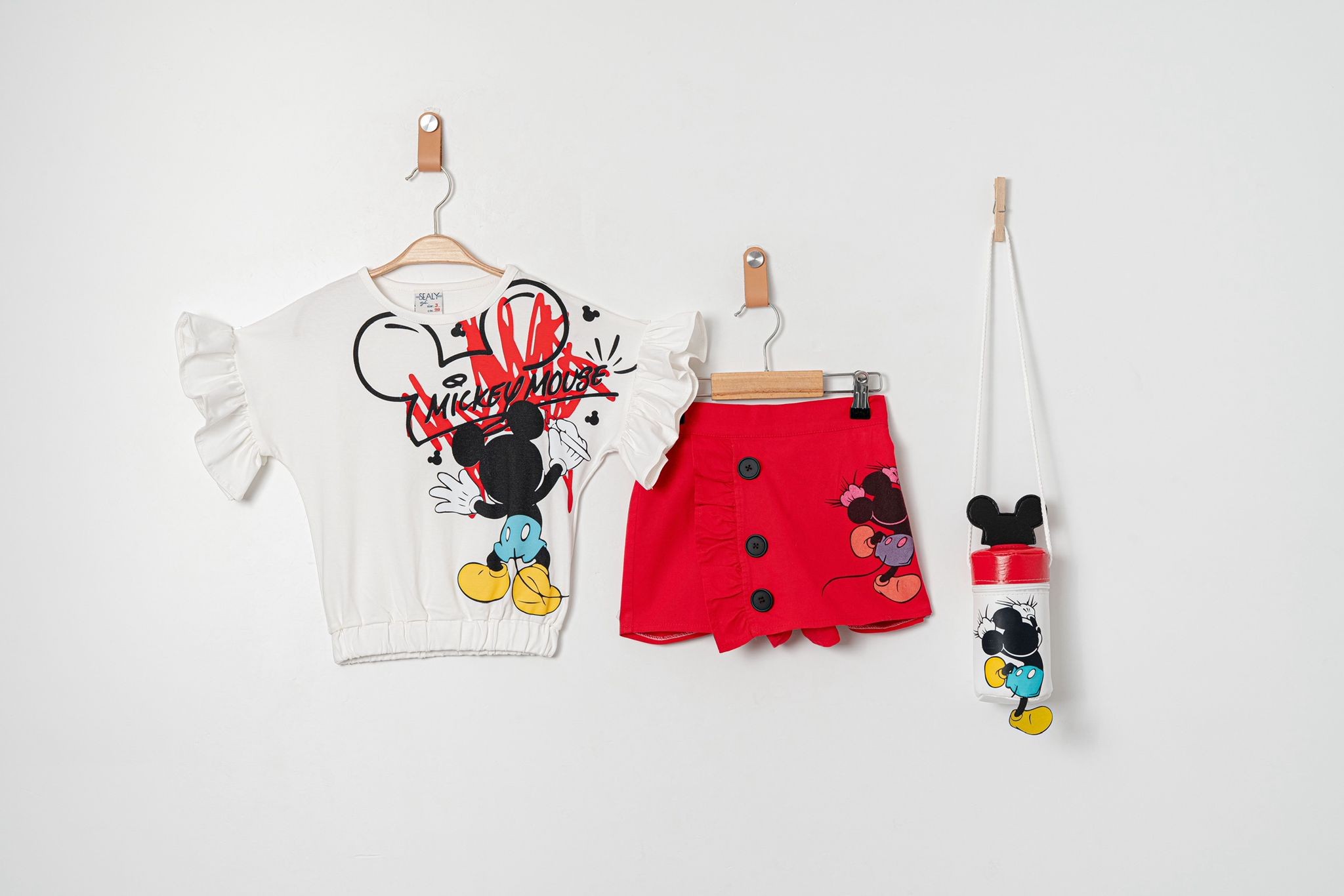Mickey Mouse Baskılı Kız Çocuk Takım – Tişört, Şort ve Çanta