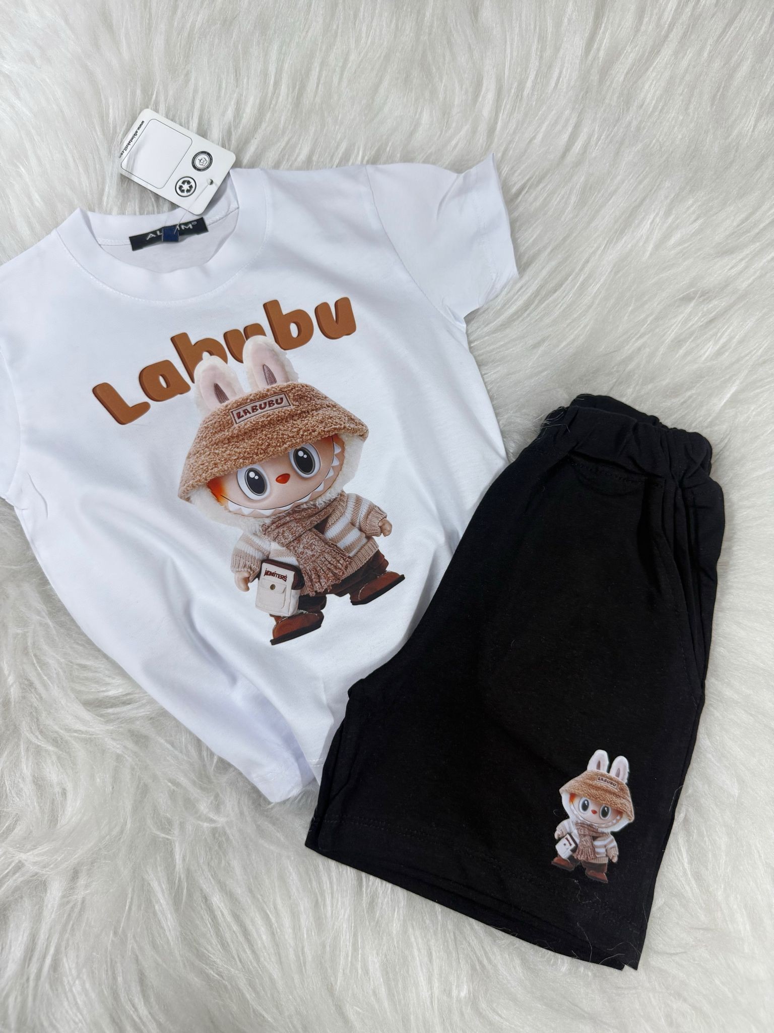 Labubu Tişört ve Şortlu Takım