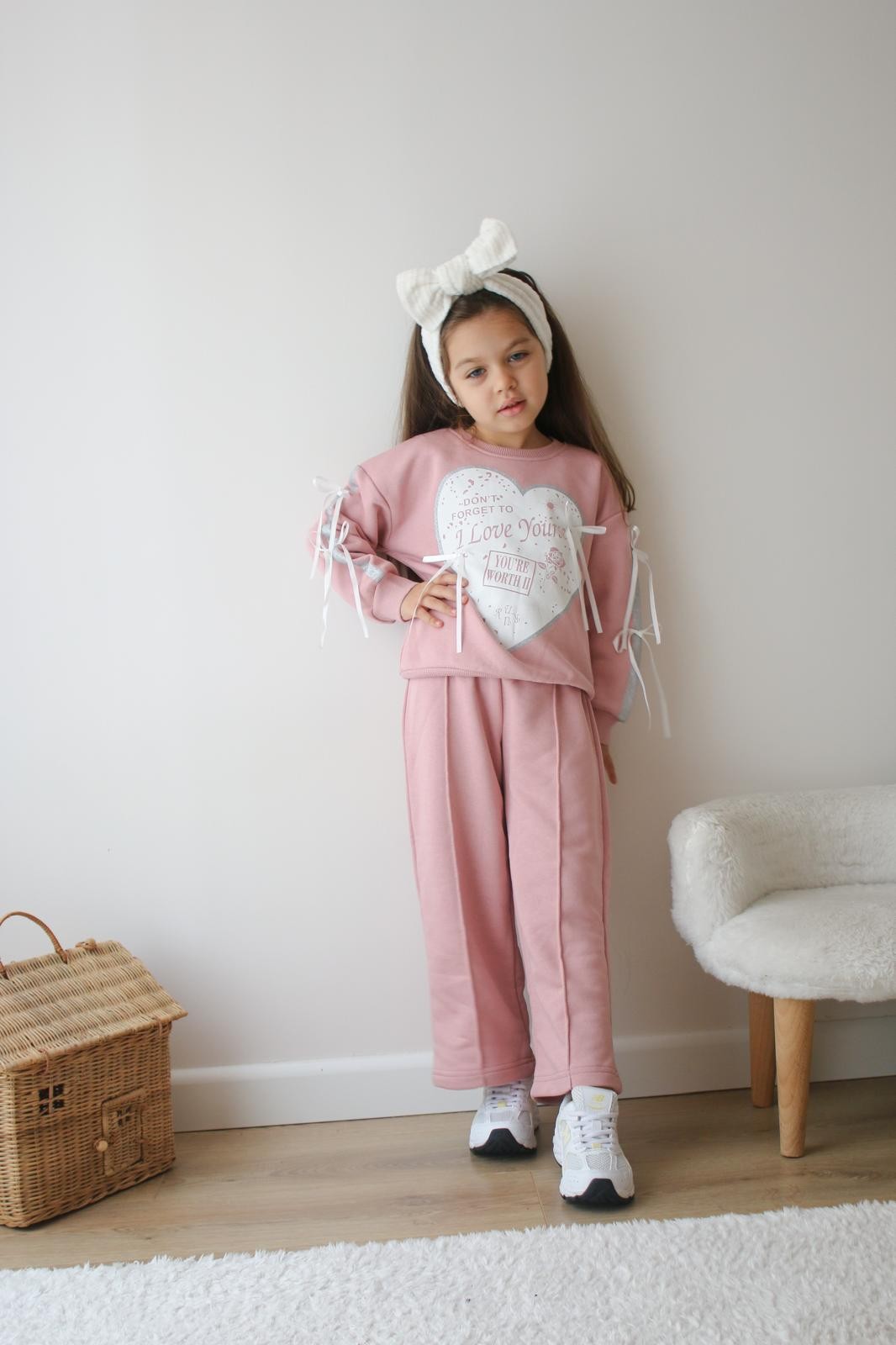 Pudra Pembe Kalp Detaylı 3 İplik Sweatshirt ve Bol Paça Takım