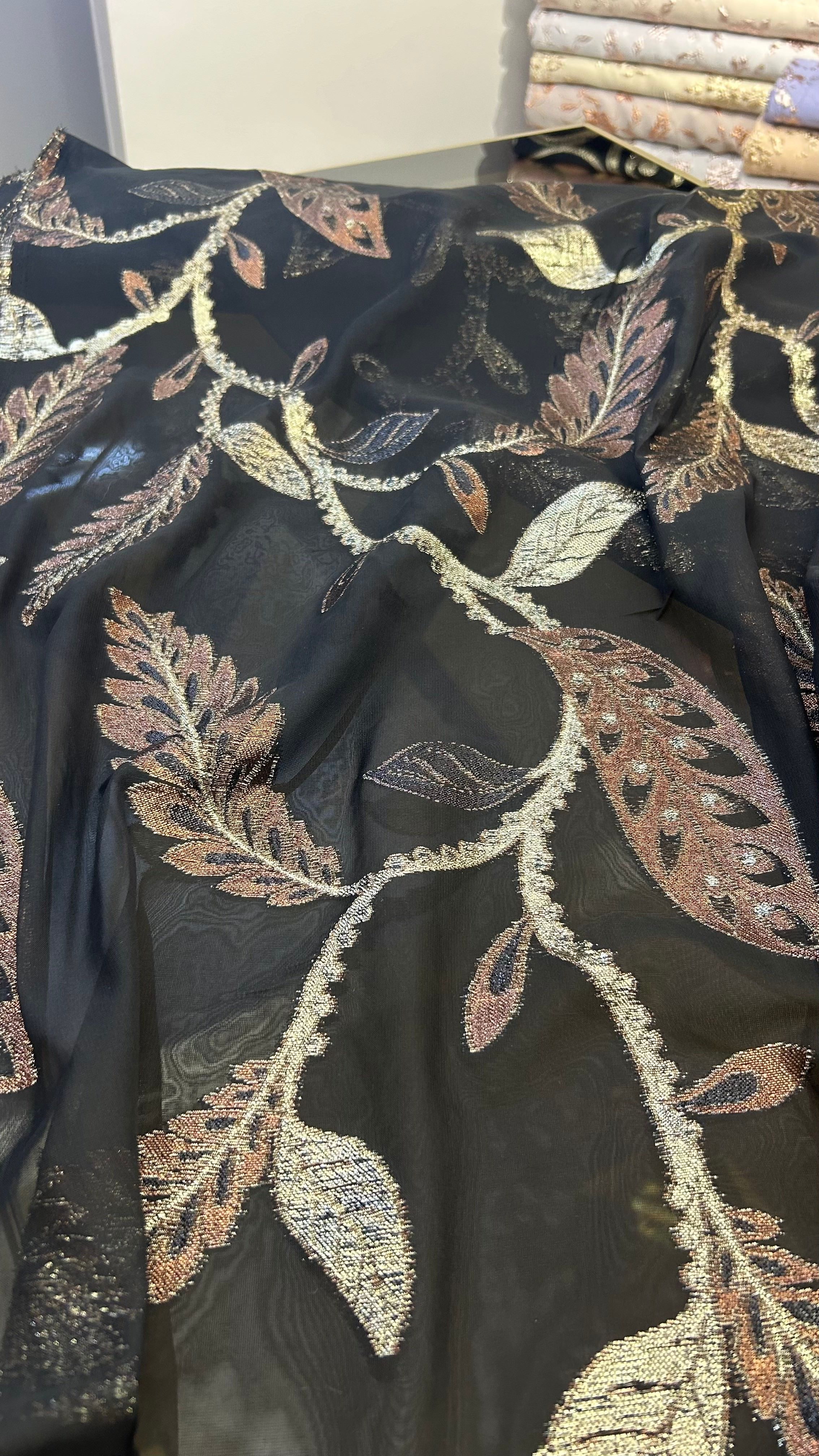 Tasarım Yaprak Desenli Polyester Şifon Jakar Abiye Elbise Kumaşı