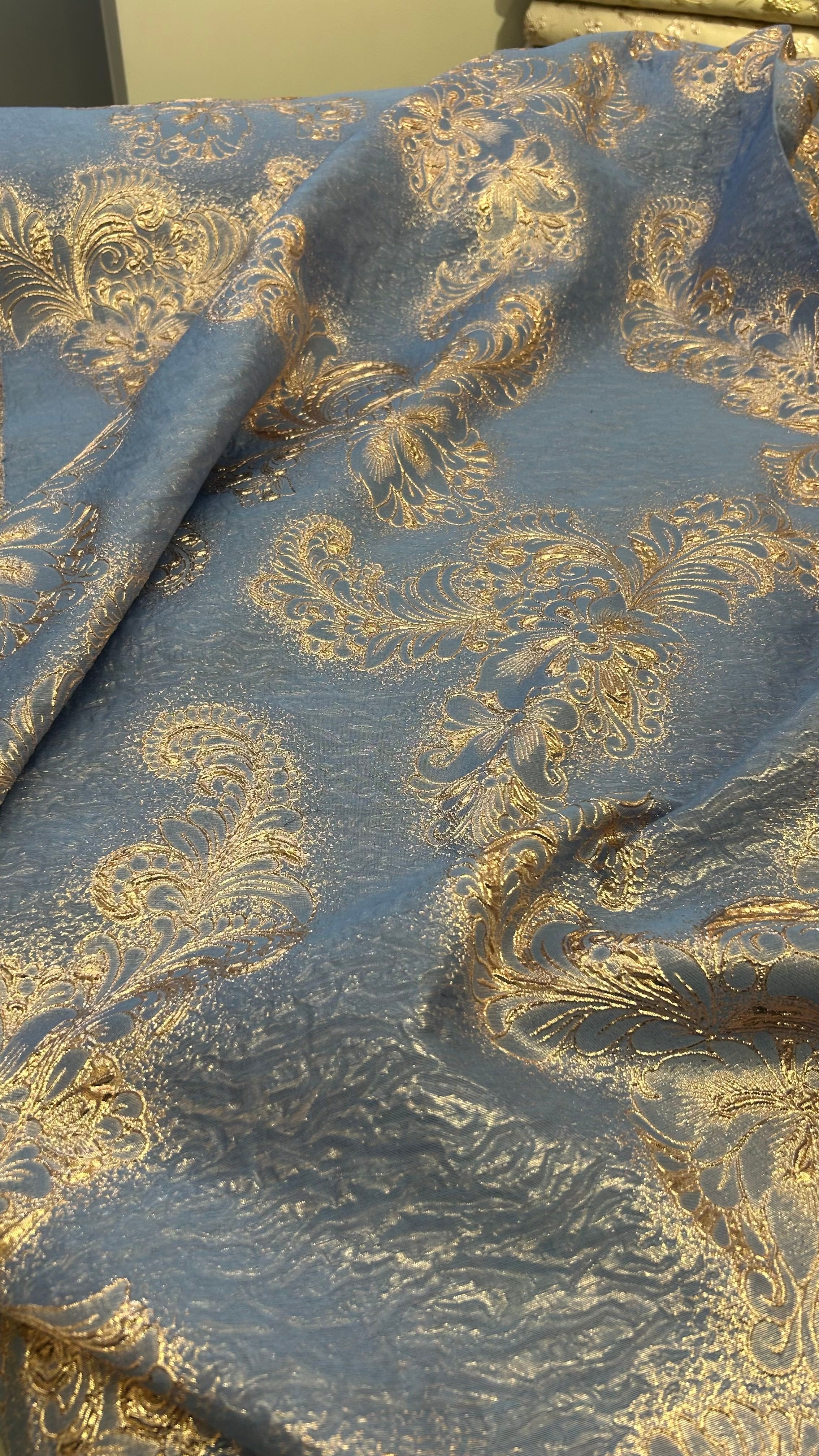 Yapraklı Şal Desenli Viskon Polyester Brokar Jakar Abiye Elbise Kumaşı