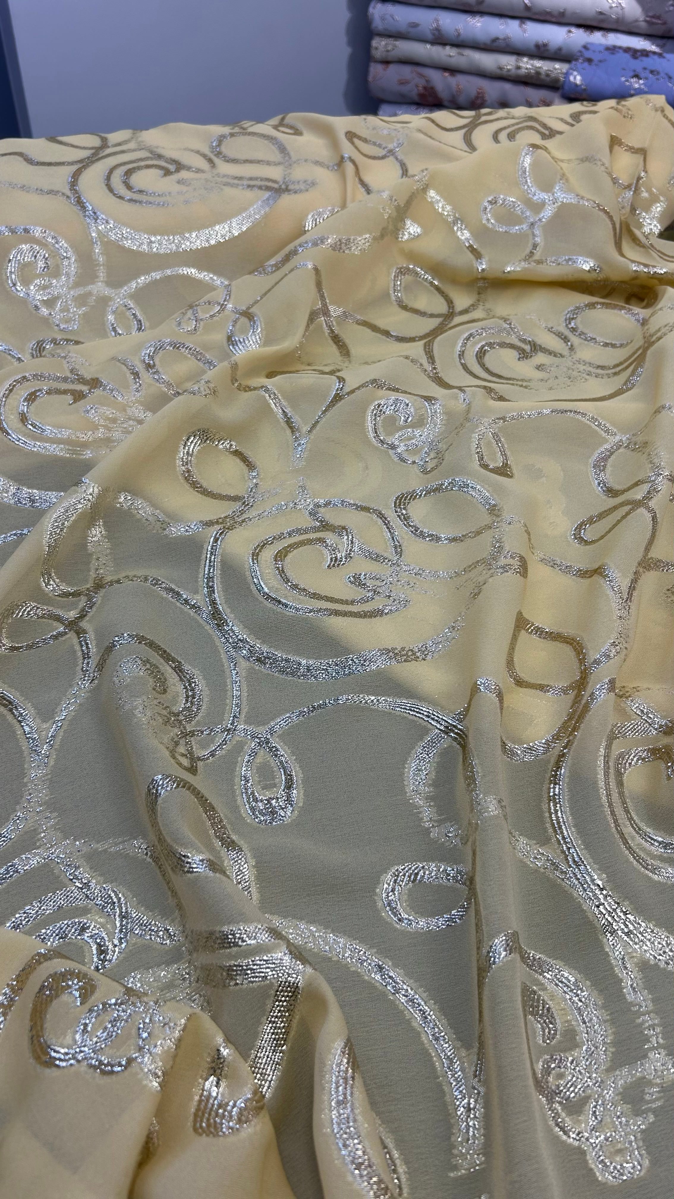 Krep Polyester Şifon Jakar Abiye Elbise Kumaşı
