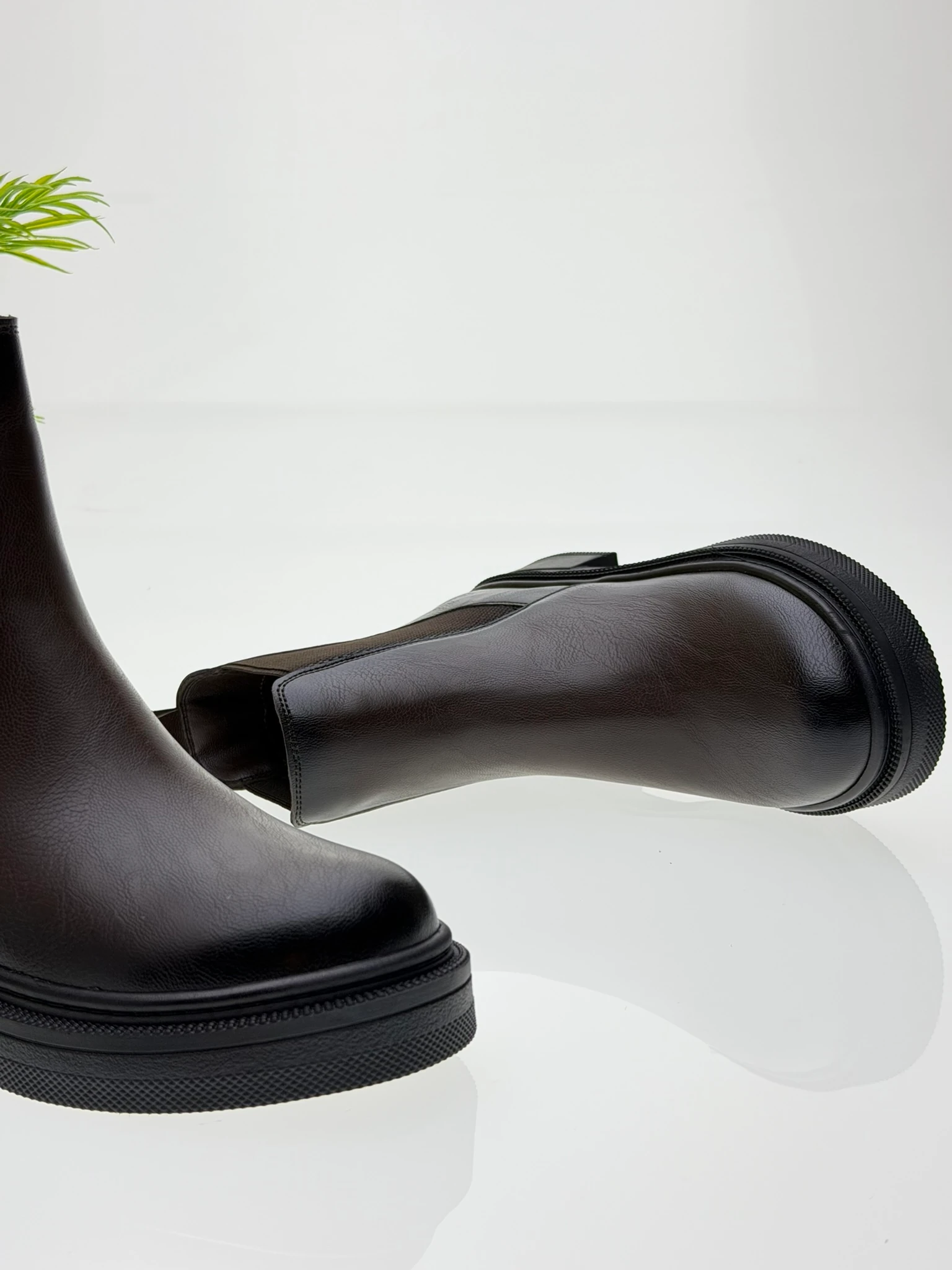 Chelsea Kadın Bot Kısa