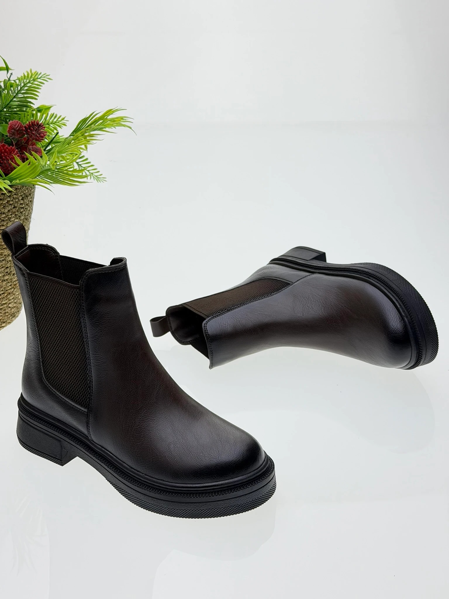 Chelsea Kadın Bot Kısa