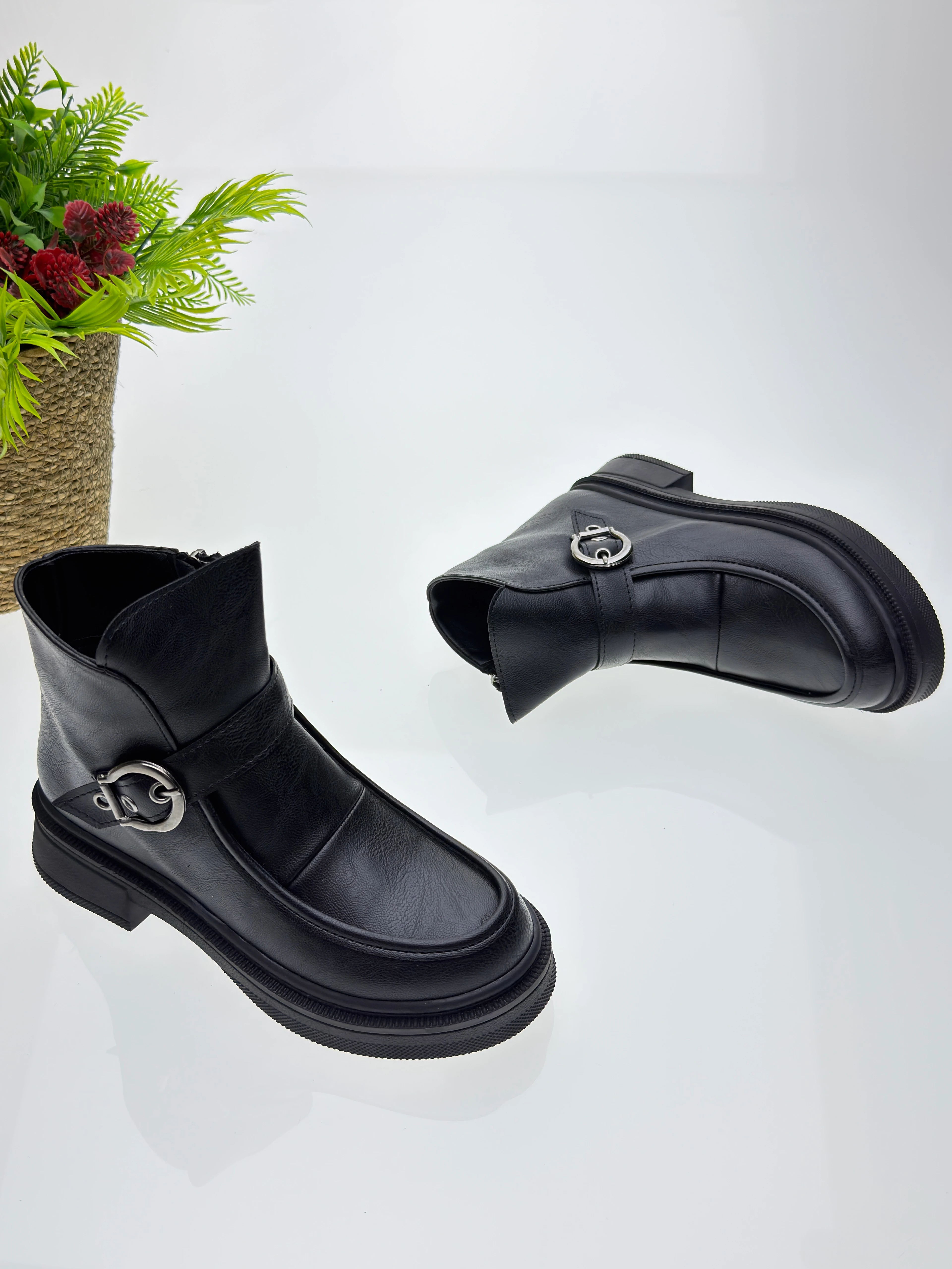 Maskülen Kadın Bot