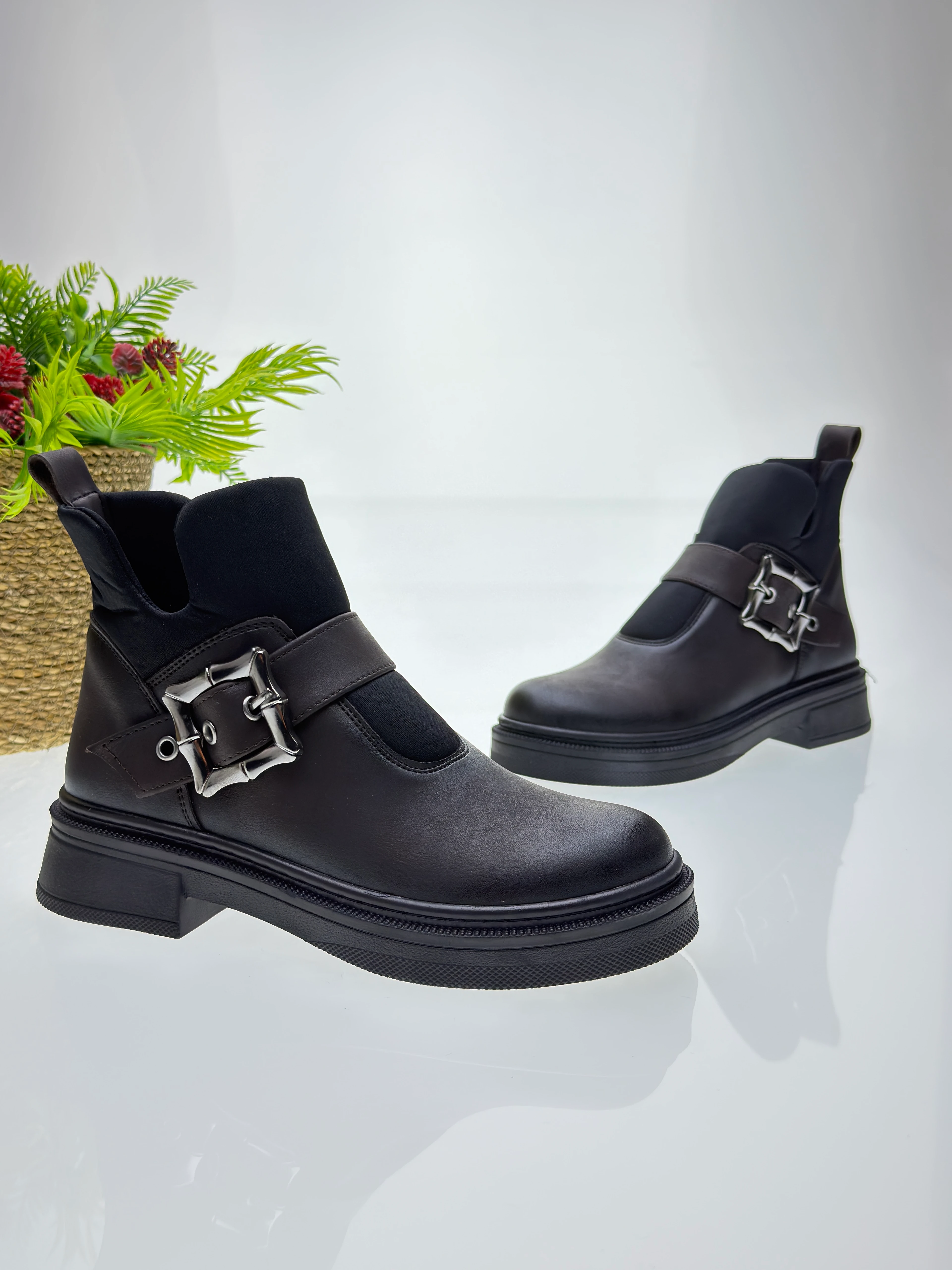 Tokalı kadın Bot - Kahve