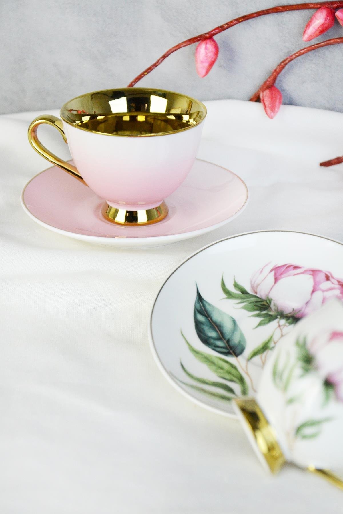 Peony Çiçekli Yaldızlı Kahve Fincanı
