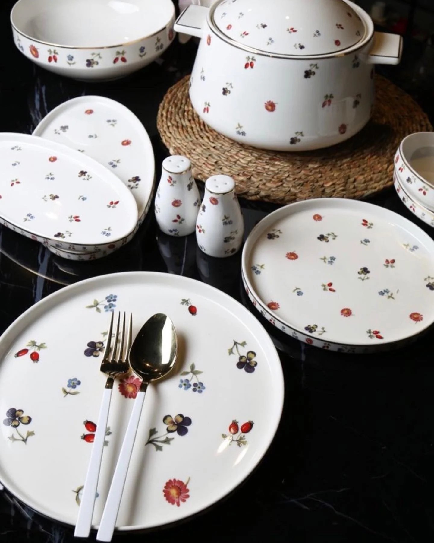 Roy King Flower Garden 60 Parça Bone China Yemek Takımı