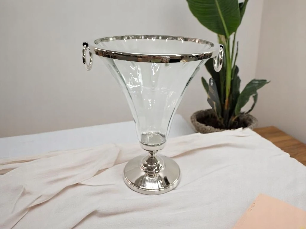 Kulplu Pirinç Çiçeklik Gümüş