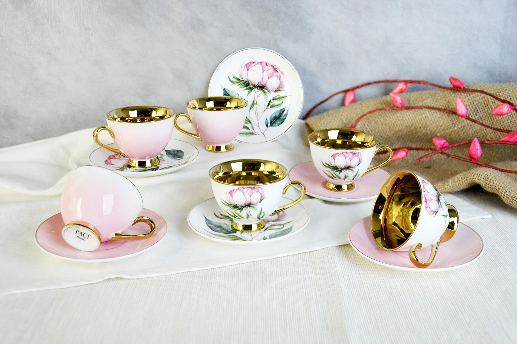 Peony Çiçekli Yaldızlı Kahve Fincanı