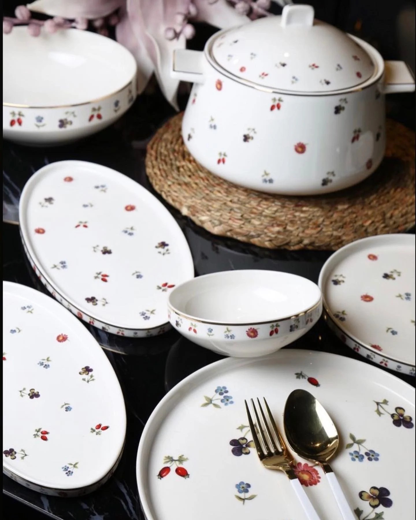 Roy King Flower Garden 60 Parça Bone China Yemek Takımı