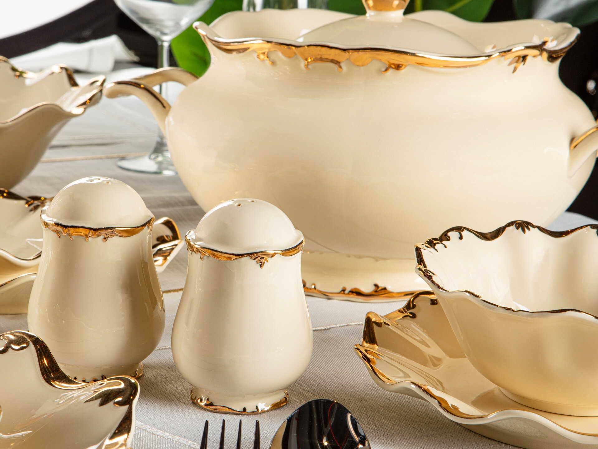 Royal 61 Parça 12 Kişilik Yemek Takımı